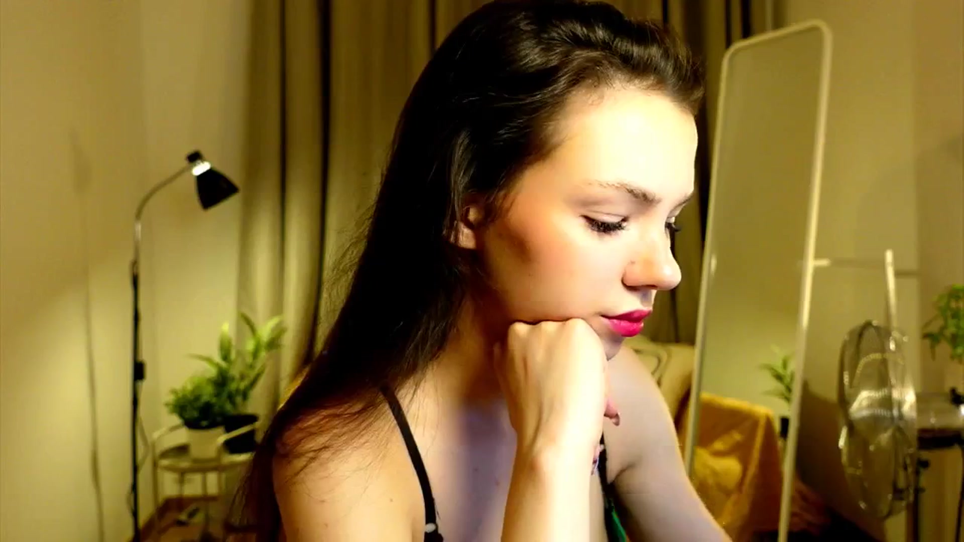 Gallery image thumbnail from LovePilll's myfreecams stream on, 07/06/2025, 19:04 image 16 of 20