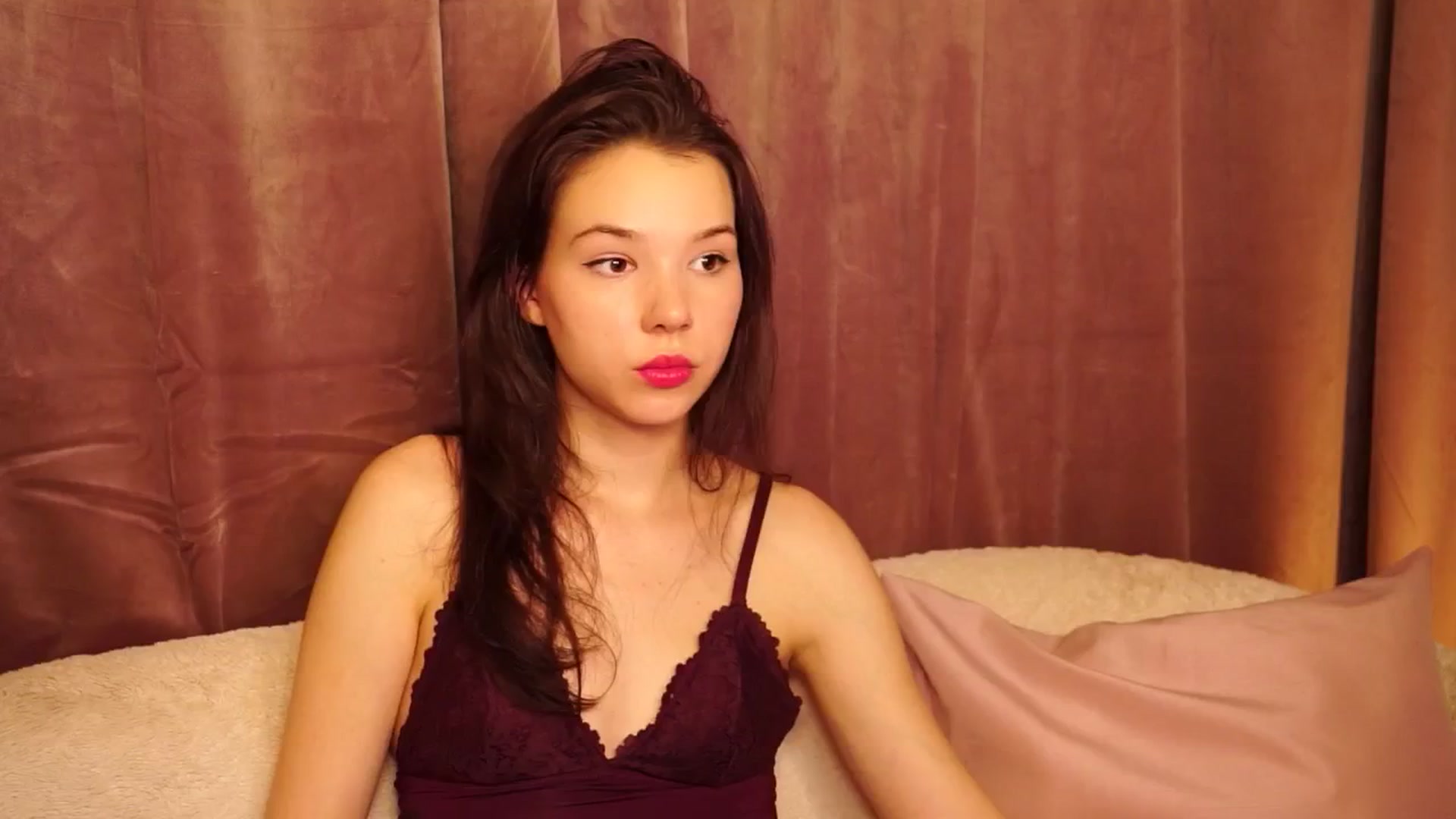 Gallery image thumbnail from LovePilll's myfreecams stream on, 08/17/2025, 18:34 image 8 of 20