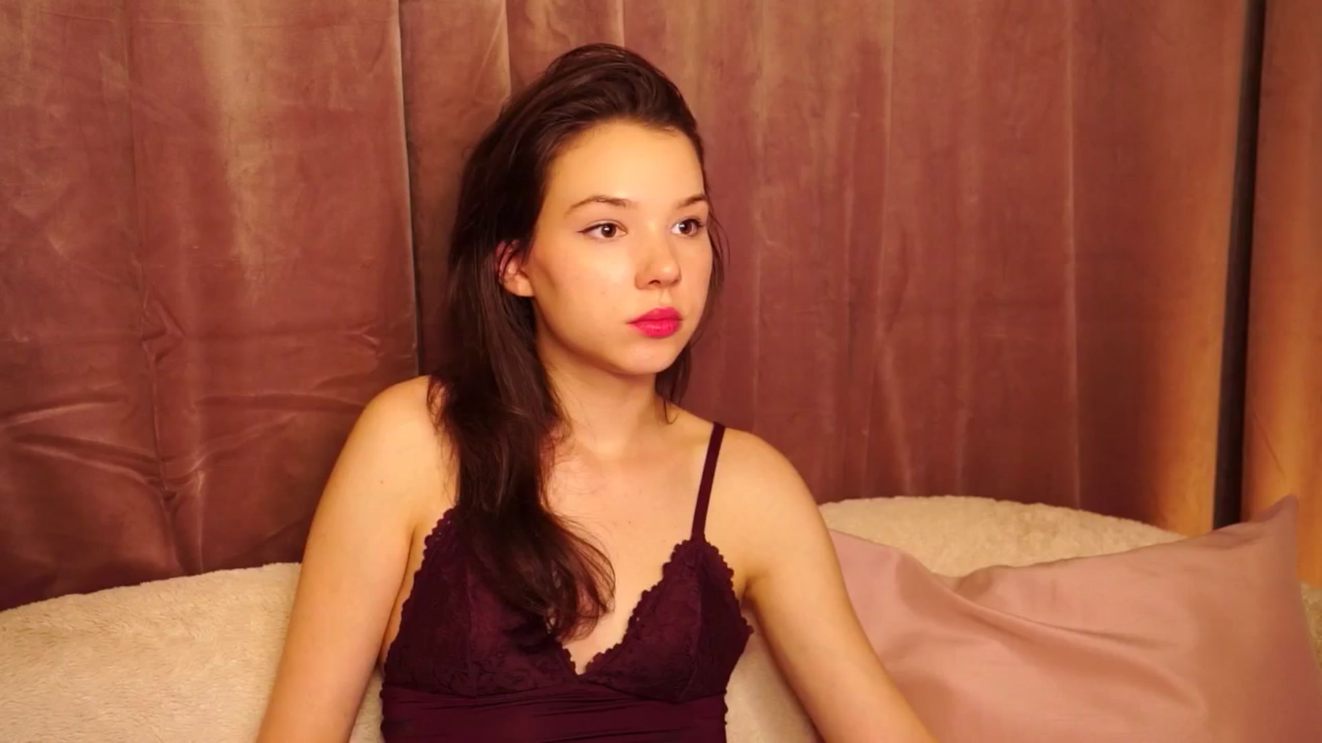 Gallery image thumbnail from LovePilll's myfreecams stream on, 08/17/2025, 18:34 image 2 of 20