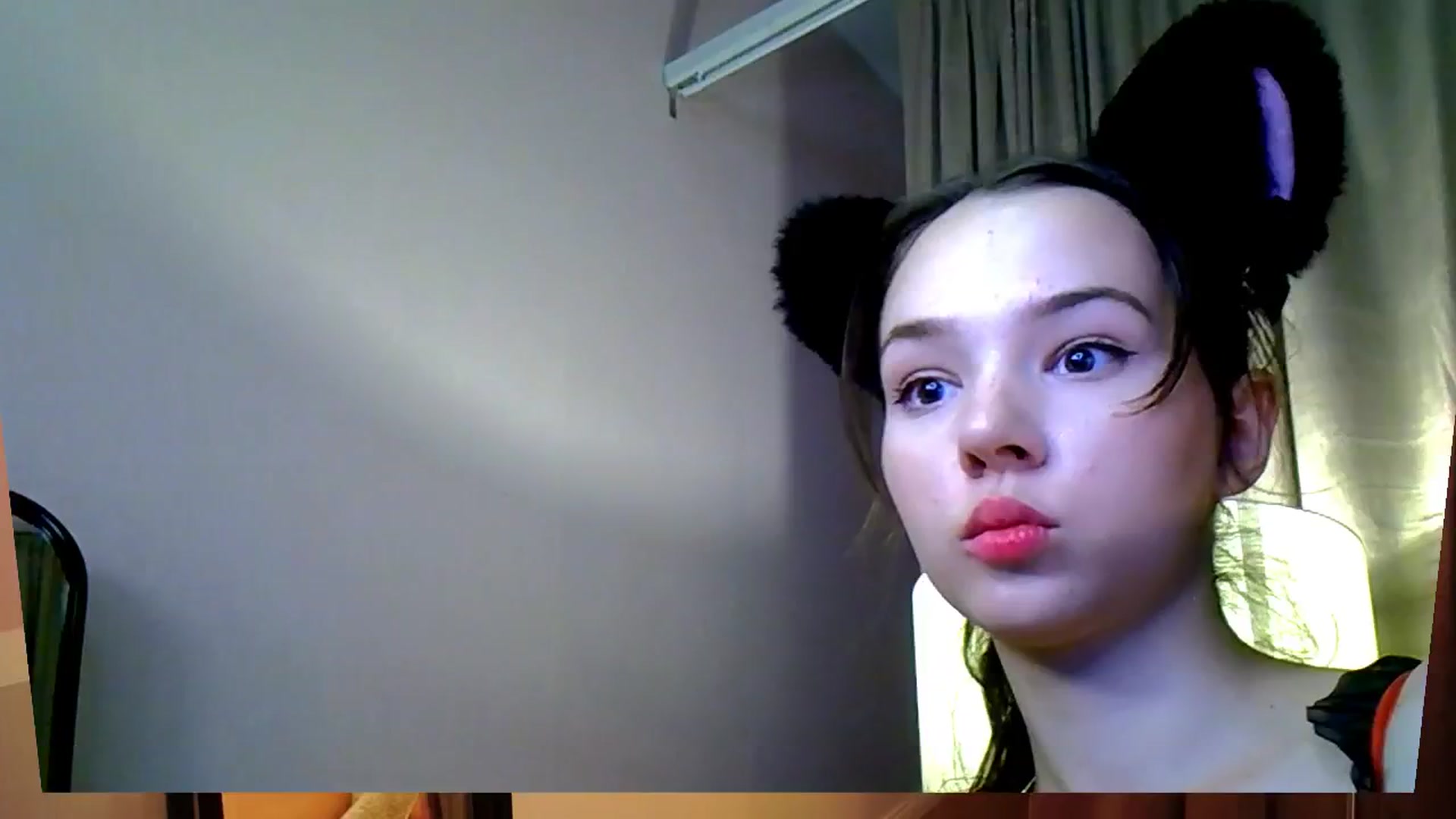 Gallery image thumbnail from LovePilll's myfreecams stream on, 08/27/2025, 23:57 image 5 of 20