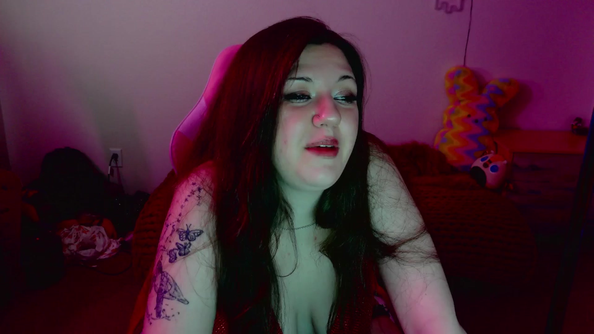 Gallery image thumbnail from LoveSaturnxo's myfreecams stream on, 12/21/2025, 12:41 image 2 of 20