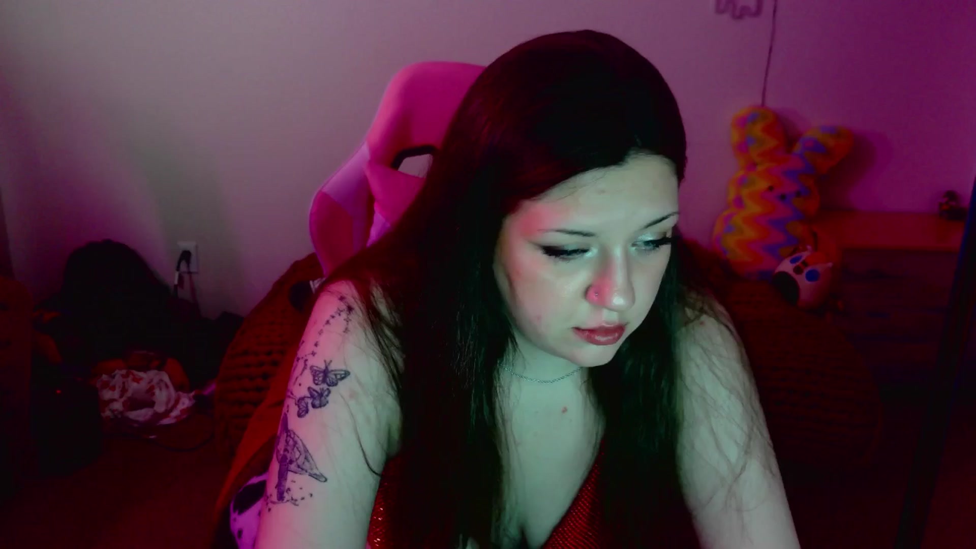 Gallery image thumbnail from LoveSaturnxo's myfreecams stream on, 12/21/2025, 12:41 image 5 of 20