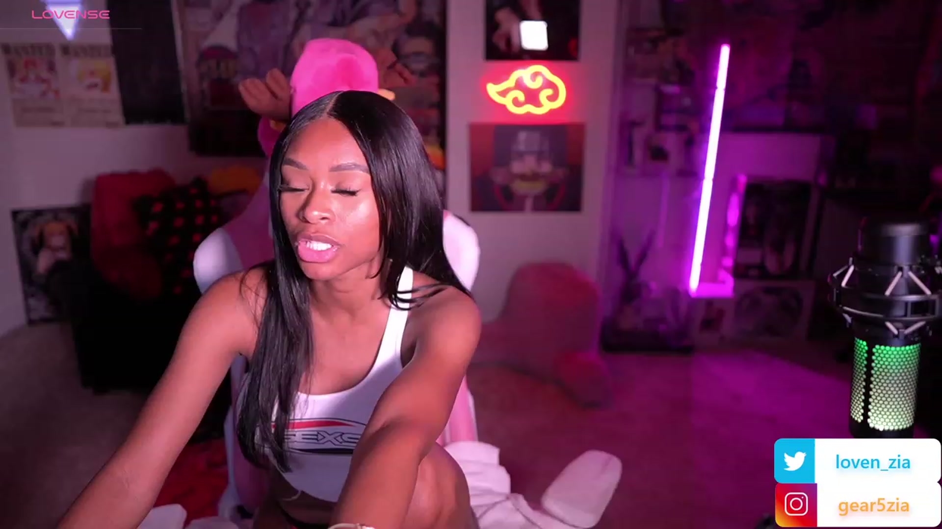 Gallery image thumbnail from LoveZia's myfreecams stream on, 09/25/2023, 08:45 image 12 of 20