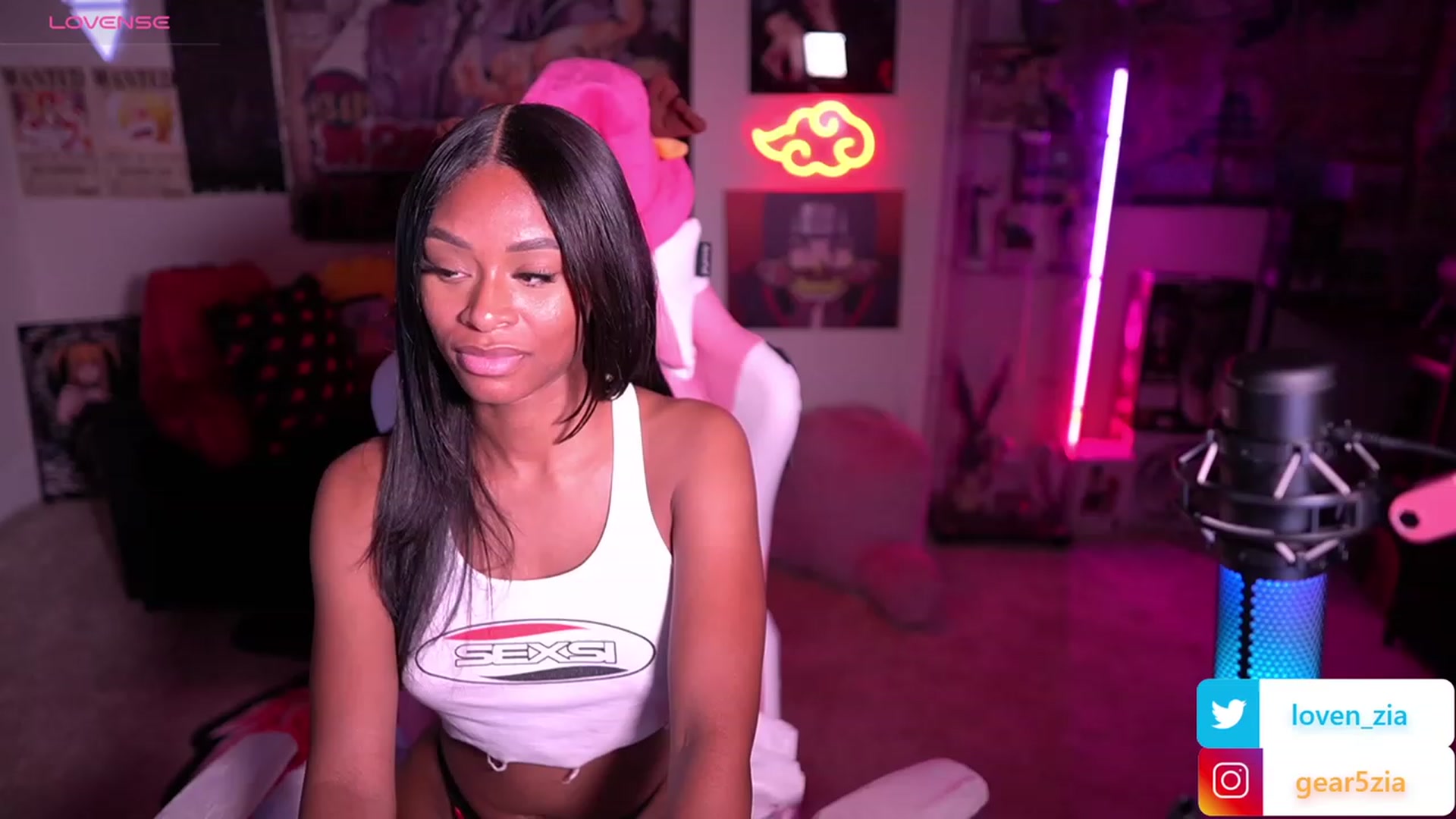 Gallery image thumbnail from LoveZia's myfreecams stream on, 09/25/2023, 08:45 image 6 of 20