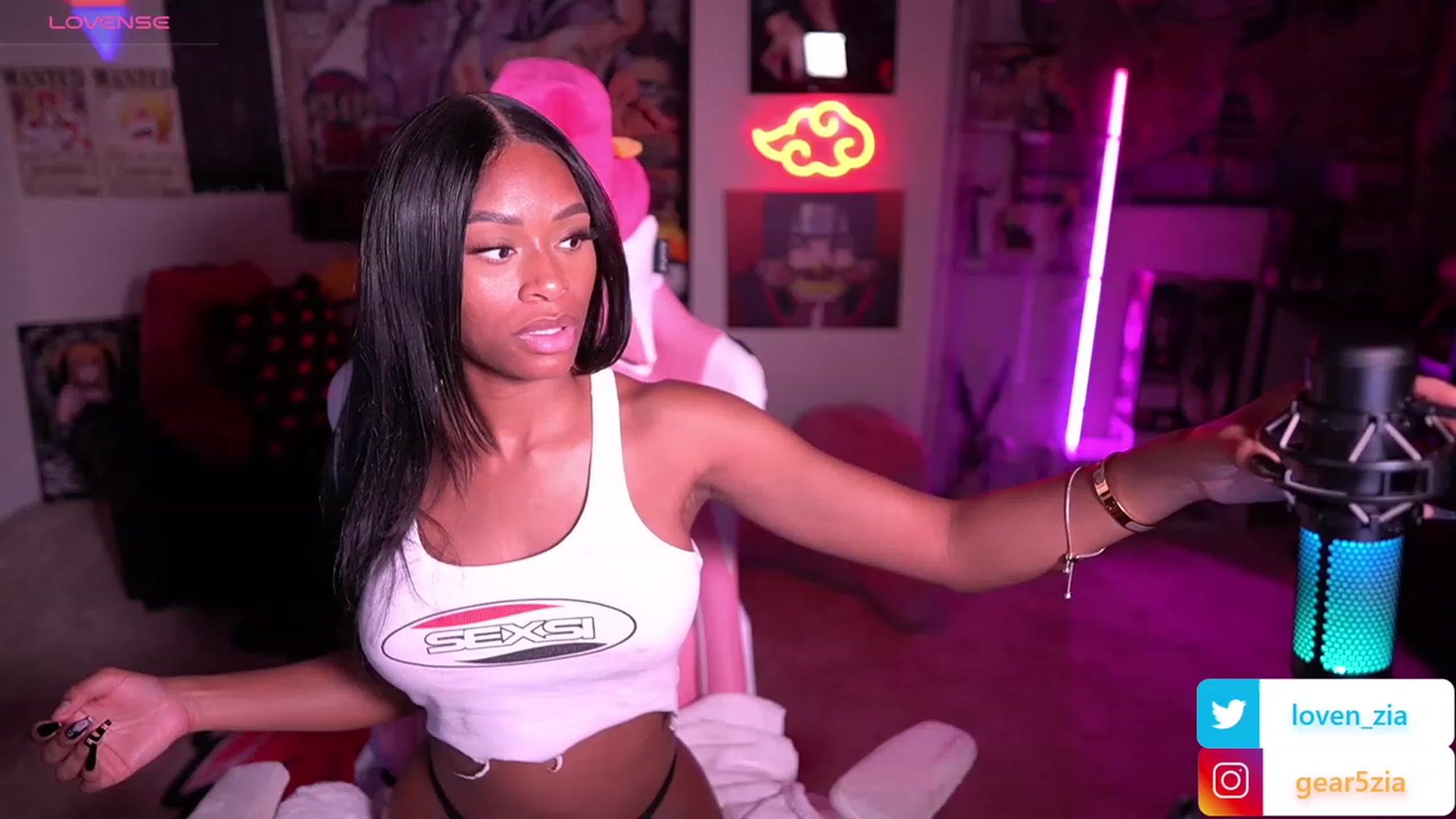 Gallery image thumbnail from LoveZia's myfreecams stream on, 09/25/2023, 08:45 image 8 of 20