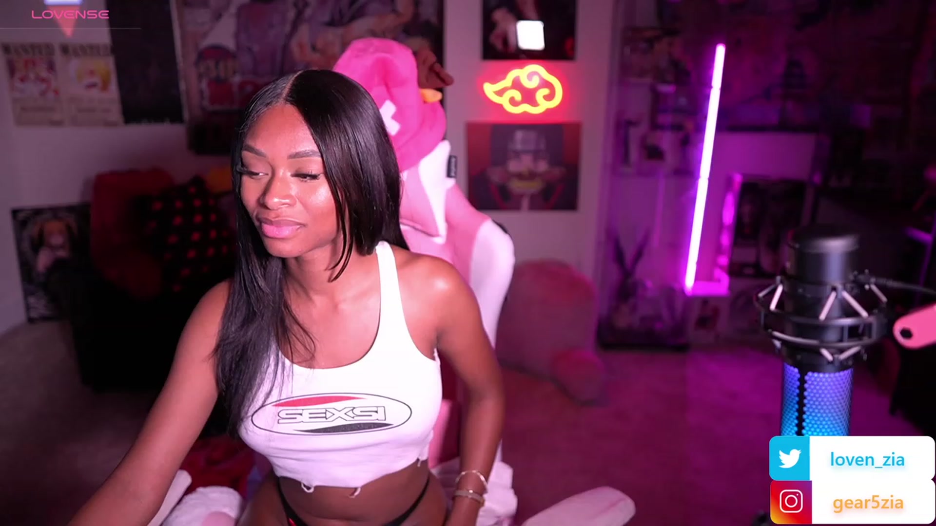 Gallery image thumbnail from LoveZia's myfreecams stream on, 09/25/2023, 08:45 image 5 of 20