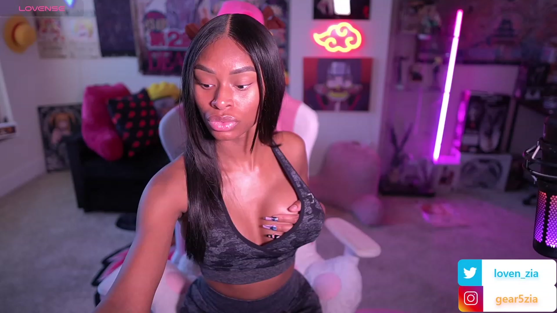 Gallery image thumbnail from LoveZia's myfreecams stream on, 09/26/2023, 16:28 image 5 of 20