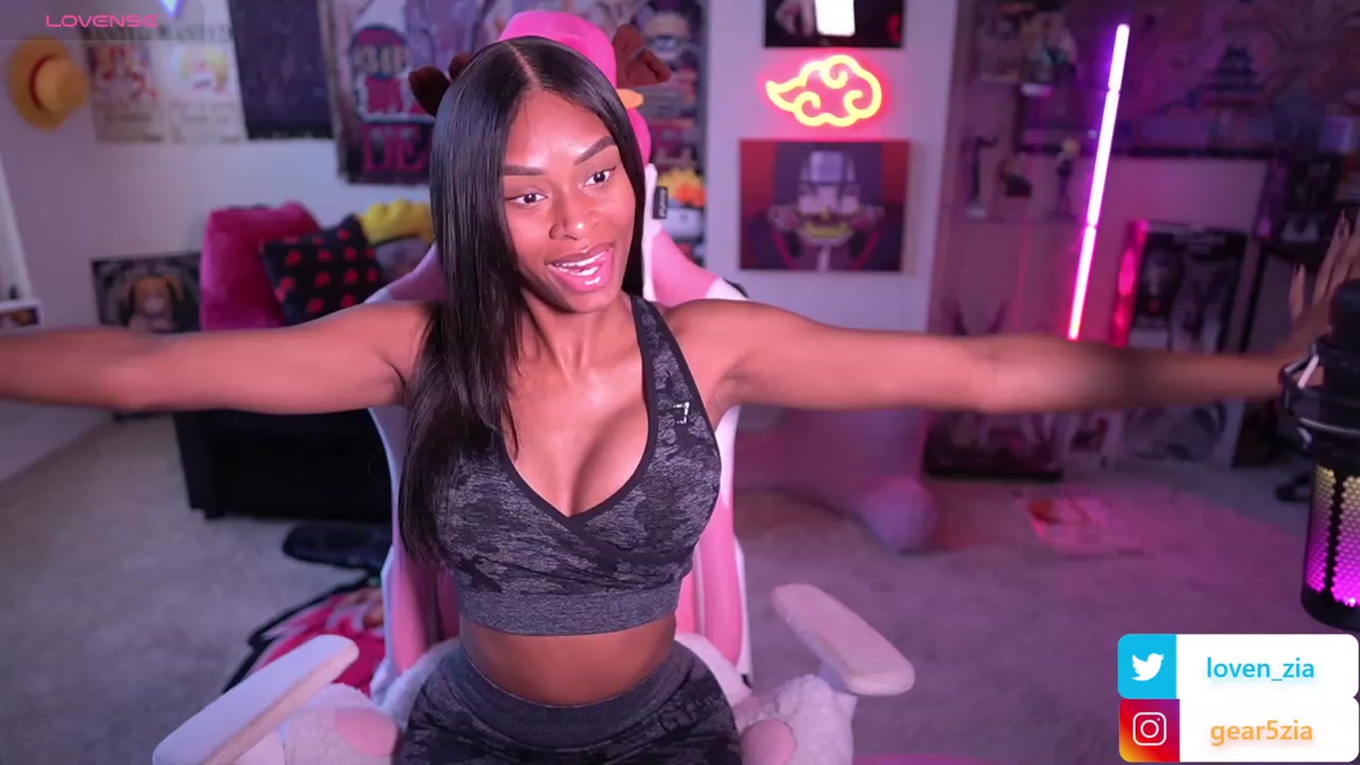 Gallery image thumbnail from LoveZia's myfreecams stream on, 09/26/2023, 16:28 image 1 of 20