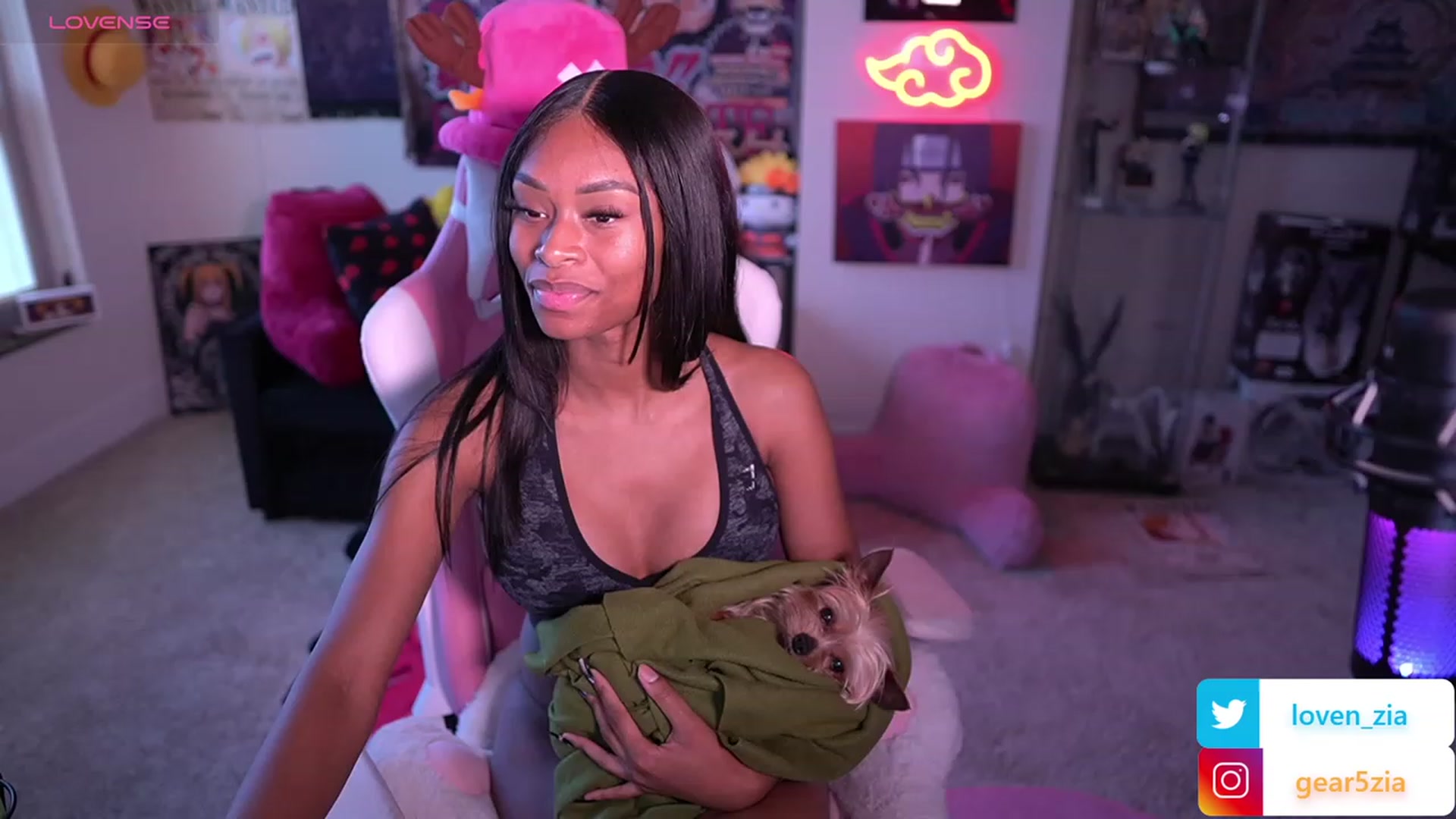 Gallery image thumbnail from LoveZia's myfreecams stream on, 09/26/2023, 21:27 image 9 of 20