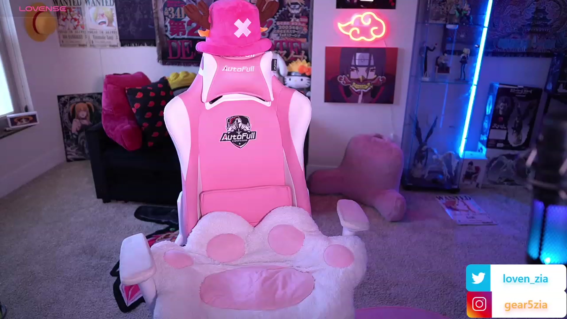 Gallery image thumbnail from LoveZia's myfreecams stream on, 09/26/2023, 21:27 image 3 of 20