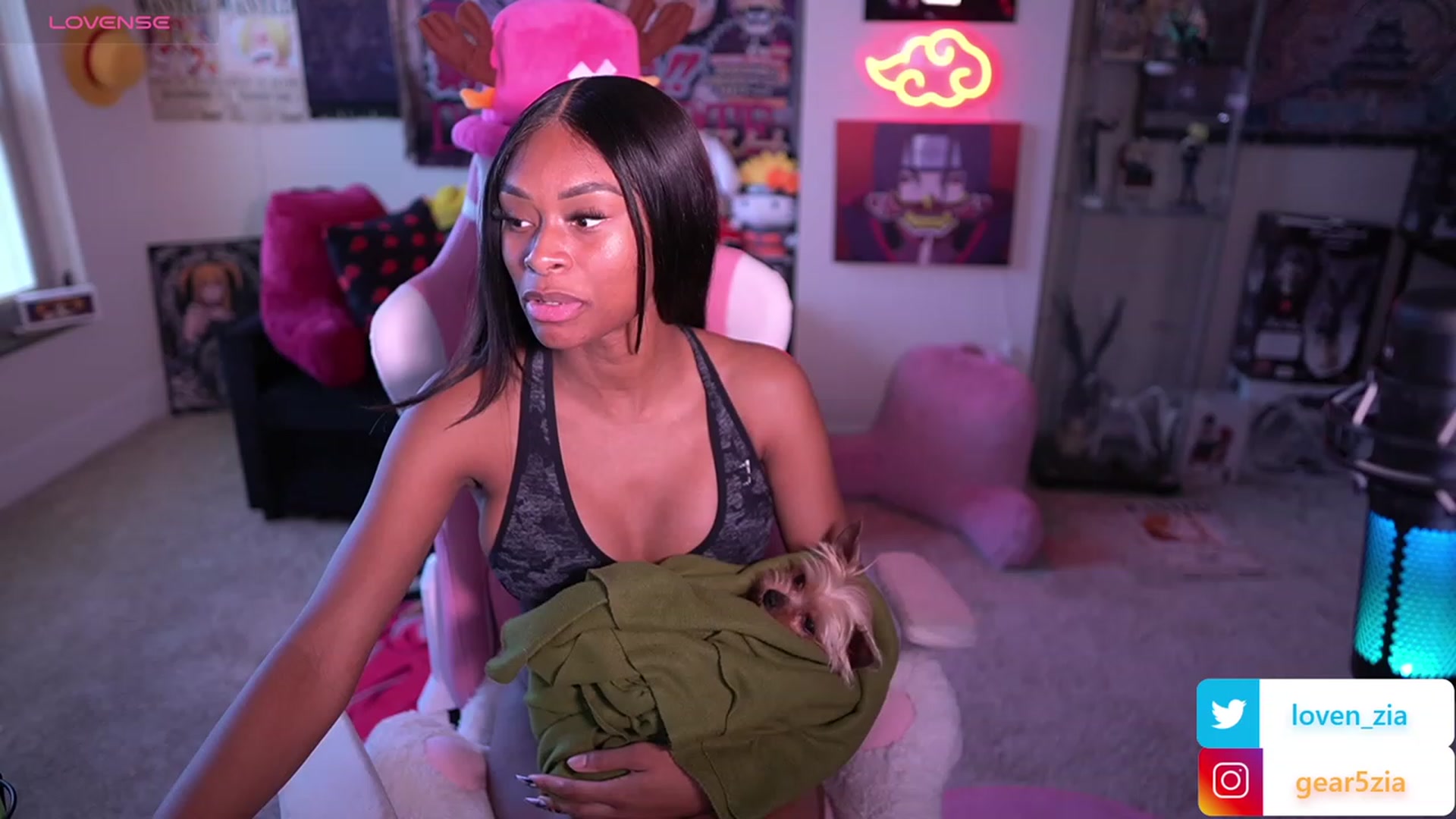 Gallery image thumbnail from LoveZia's myfreecams stream on, 09/26/2023, 21:27 image 10 of 20
