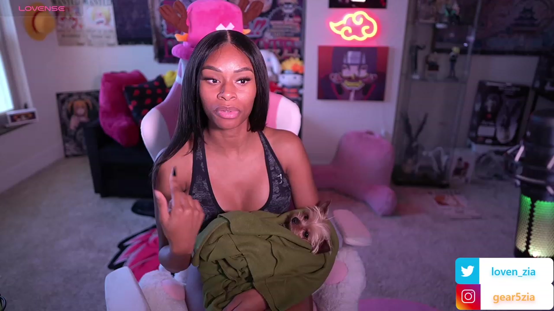 Gallery image thumbnail from LoveZia's myfreecams stream on, 09/26/2023, 21:27 image 11 of 20