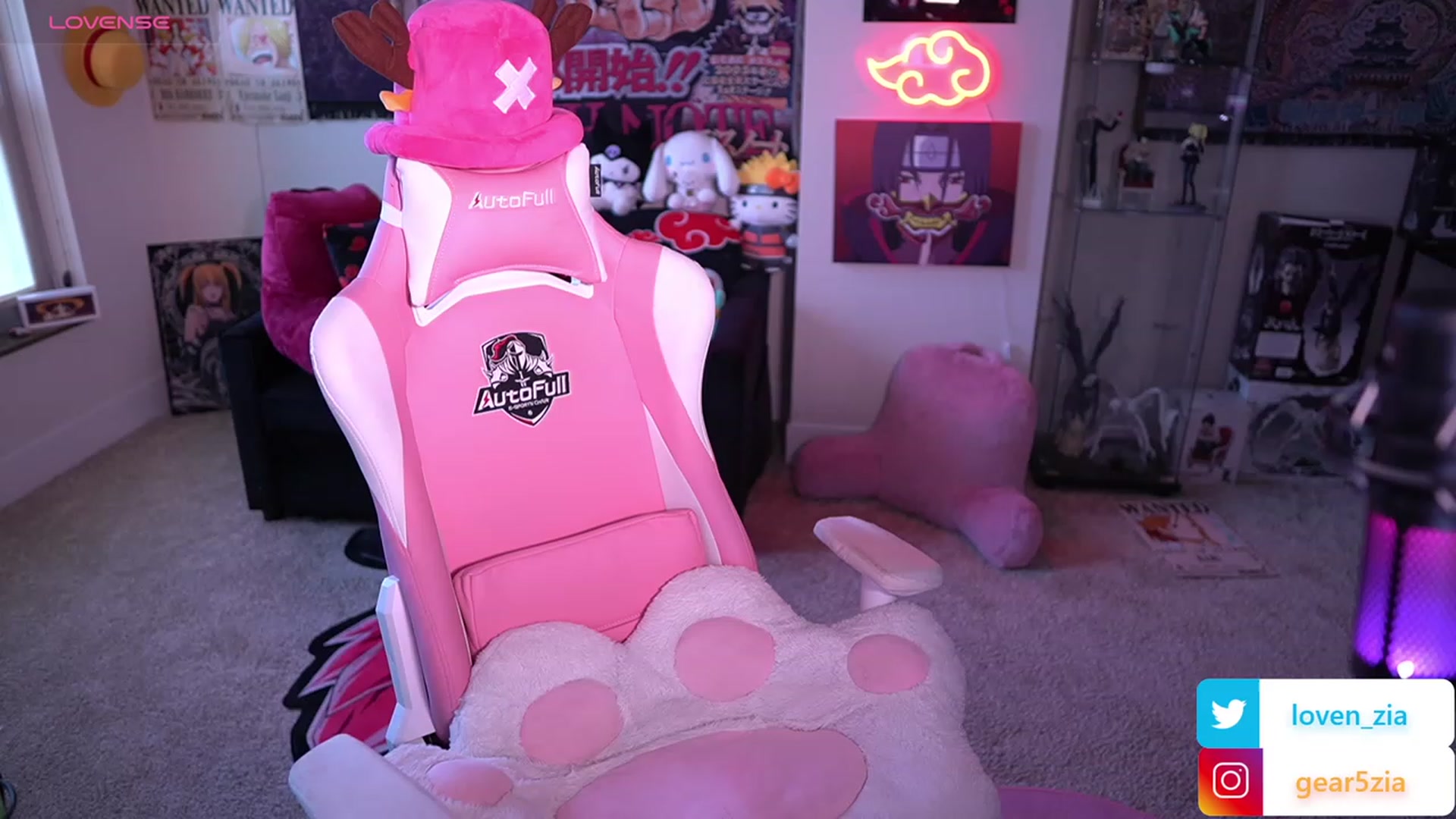 Gallery image thumbnail from LoveZia's myfreecams stream on, 09/26/2023, 21:27 image 12 of 20