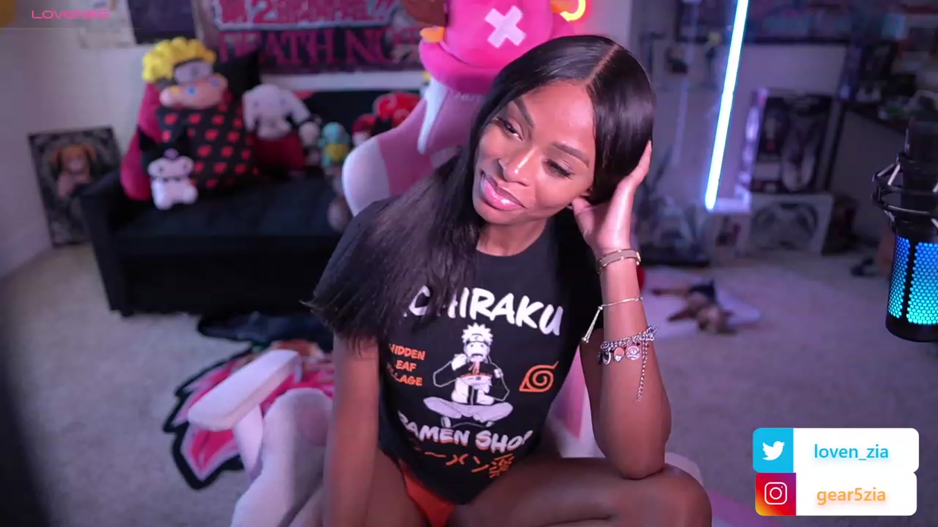 Gallery image thumbnail from LoveZia's myfreecams stream on, 09/28/2023, 20:09 image 19 of 20