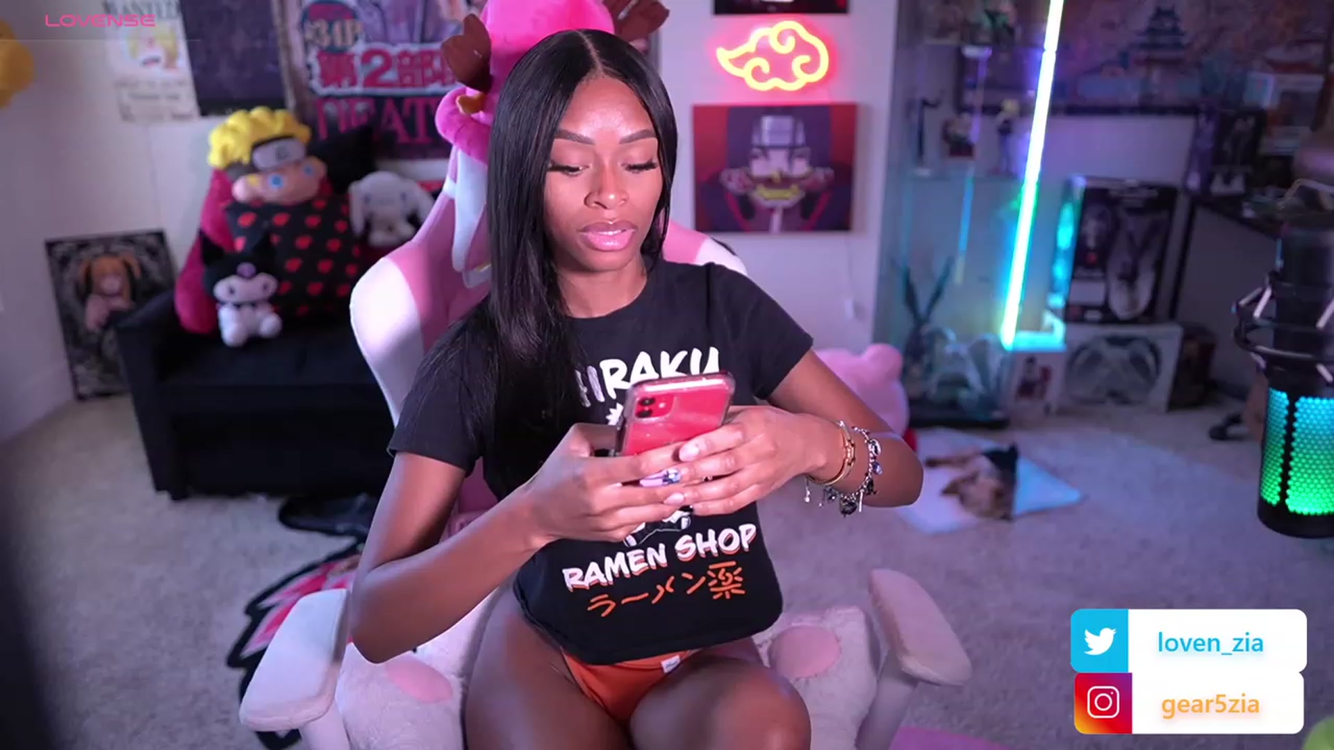 Gallery image thumbnail from LoveZia's myfreecams stream on, 09/28/2023, 20:09 image 4 of 20