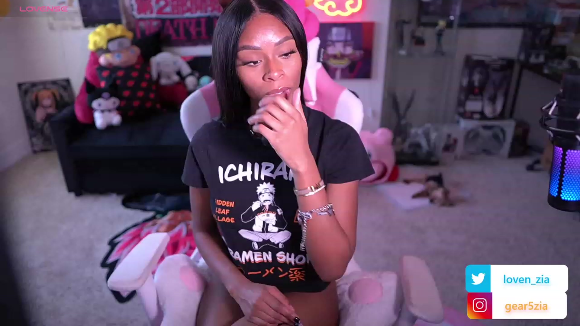 Gallery image thumbnail from LoveZia's myfreecams stream on, 09/28/2023, 20:09 image 16 of 20