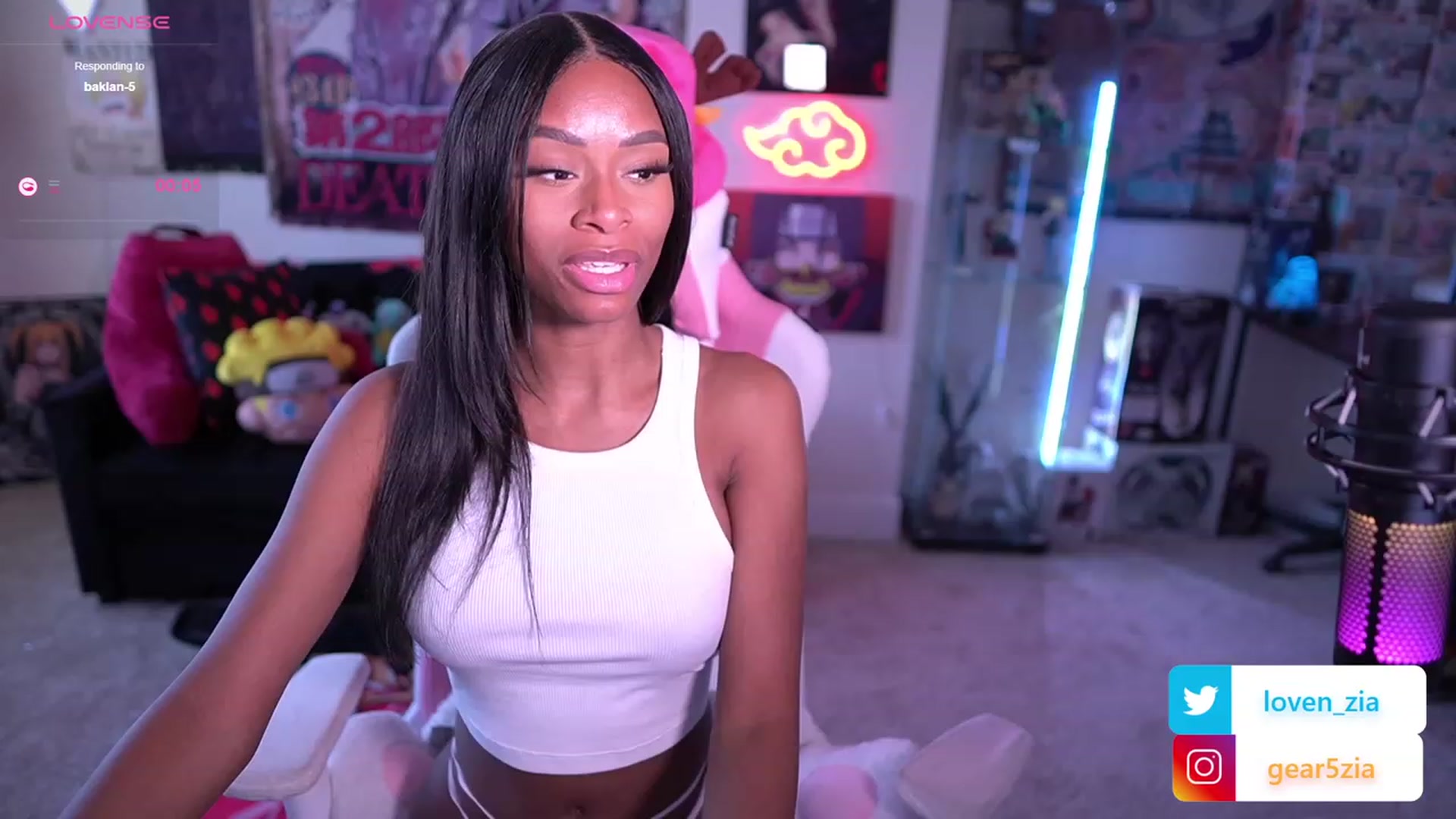Gallery image thumbnail from LoveZia's myfreecams stream on, 09/29/2023, 19:22 image 3 of 20