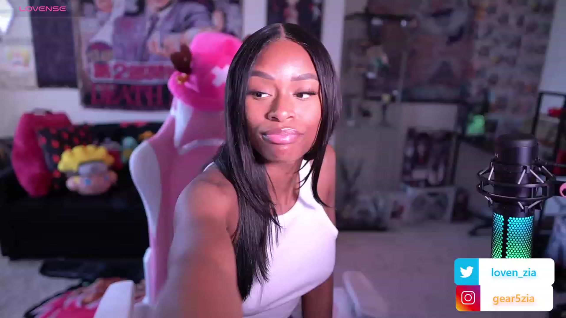 Gallery image thumbnail from LoveZia's myfreecams stream on, 09/29/2023, 19:22 image 8 of 20