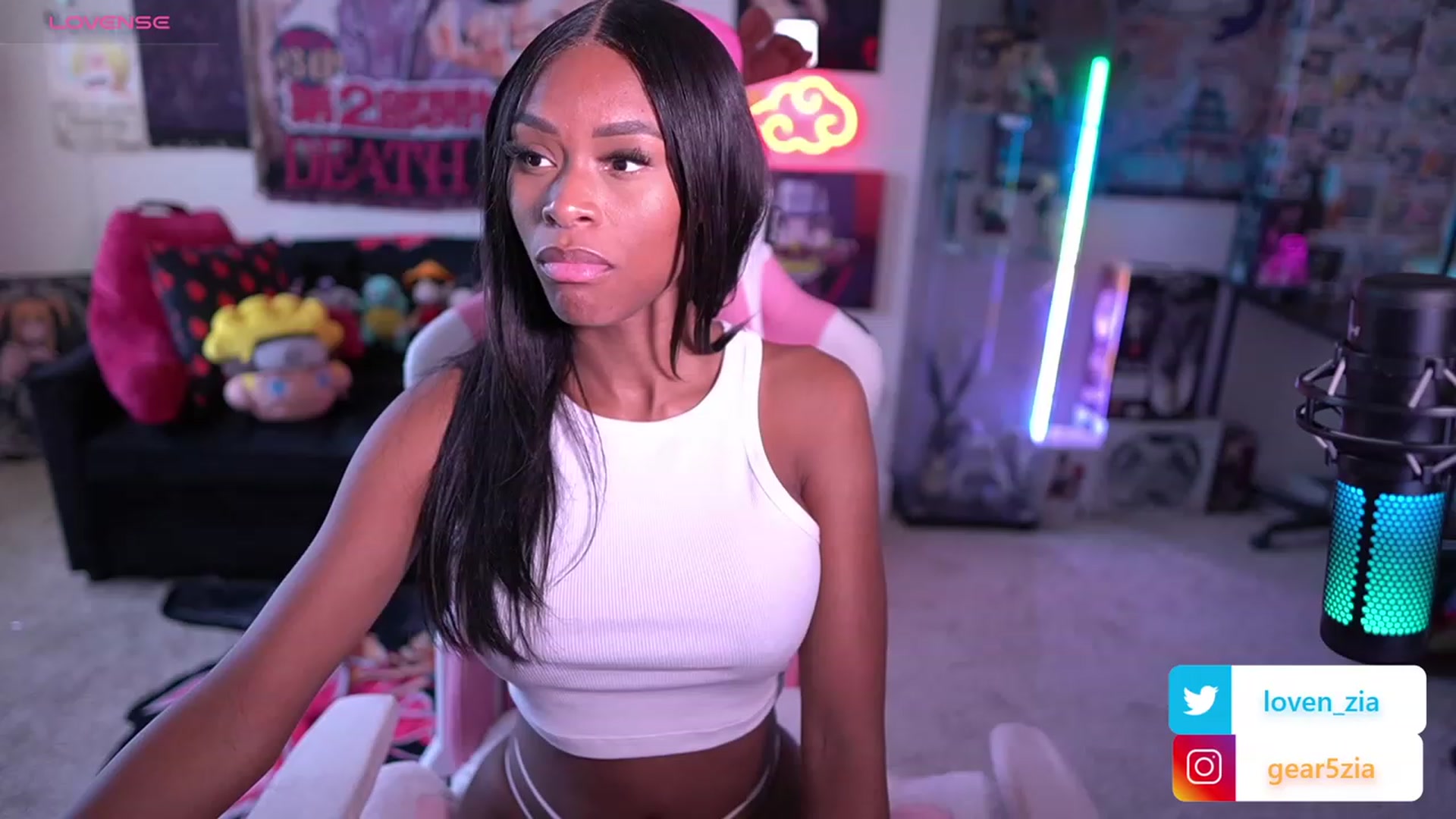Gallery image thumbnail from LoveZia's myfreecams stream on, 09/29/2023, 19:22 image 19 of 20