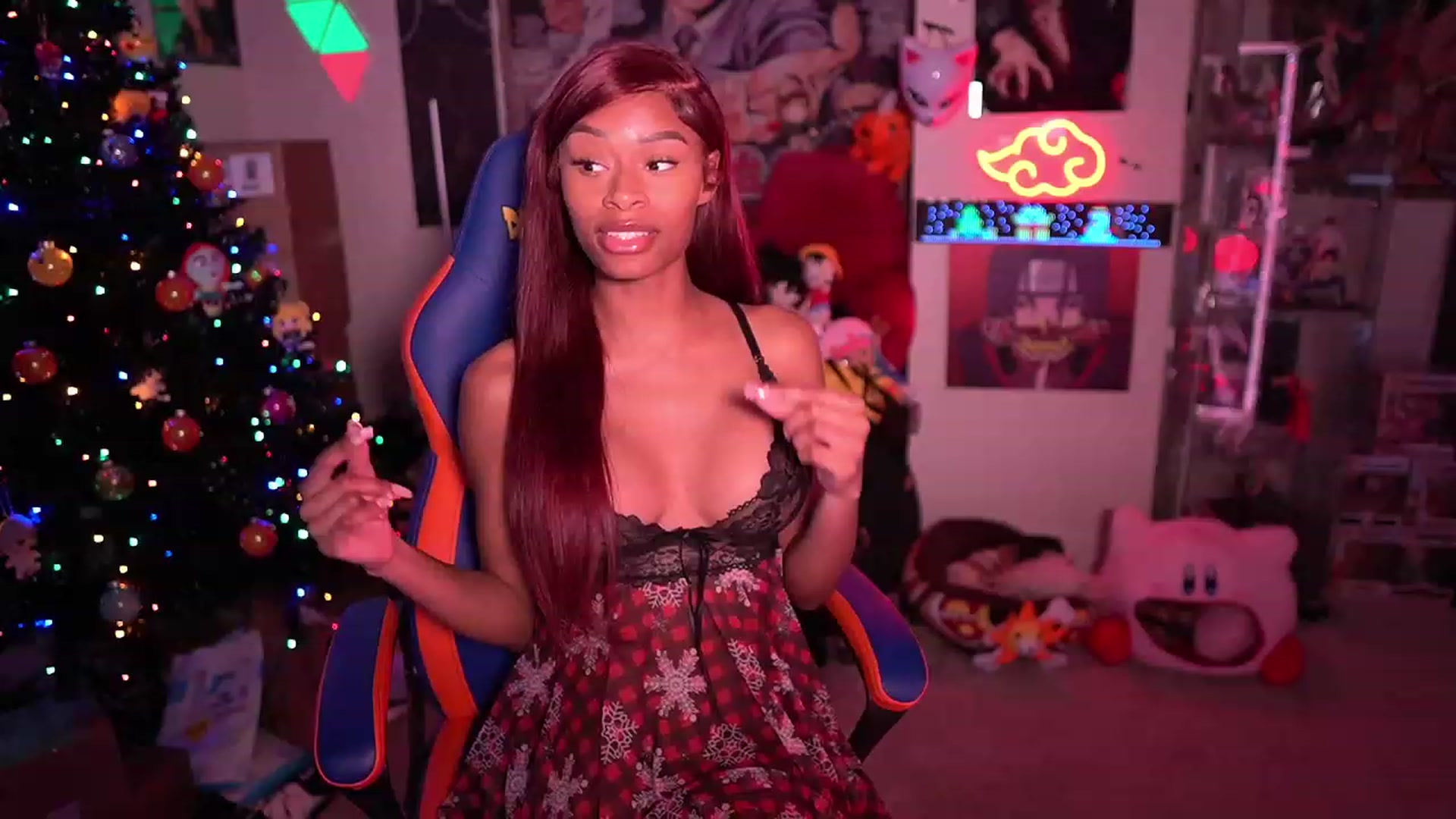 Gallery image thumbnail from LoveZia's myfreecams stream on, 12/19/2023, 06:09 image 6 of 20