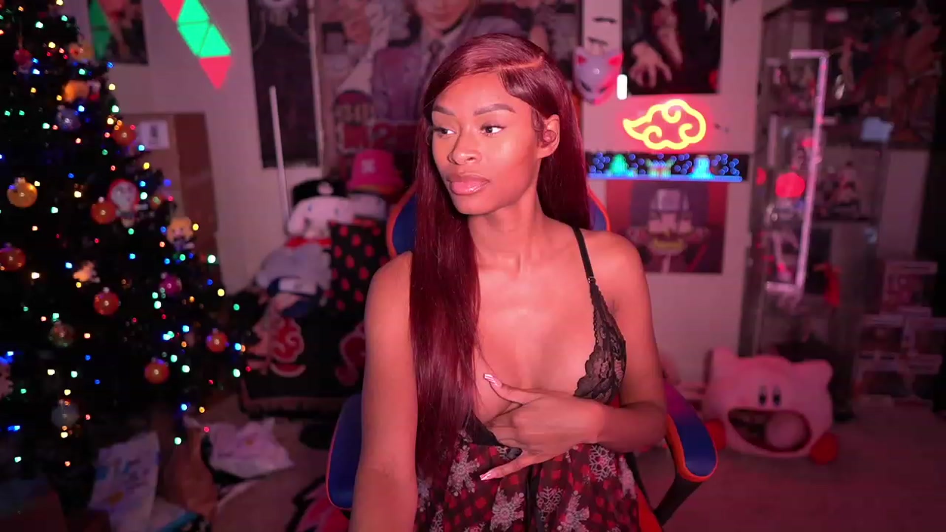 Gallery image thumbnail from LoveZia's myfreecams stream on, 12/19/2023, 06:09 image 15 of 20