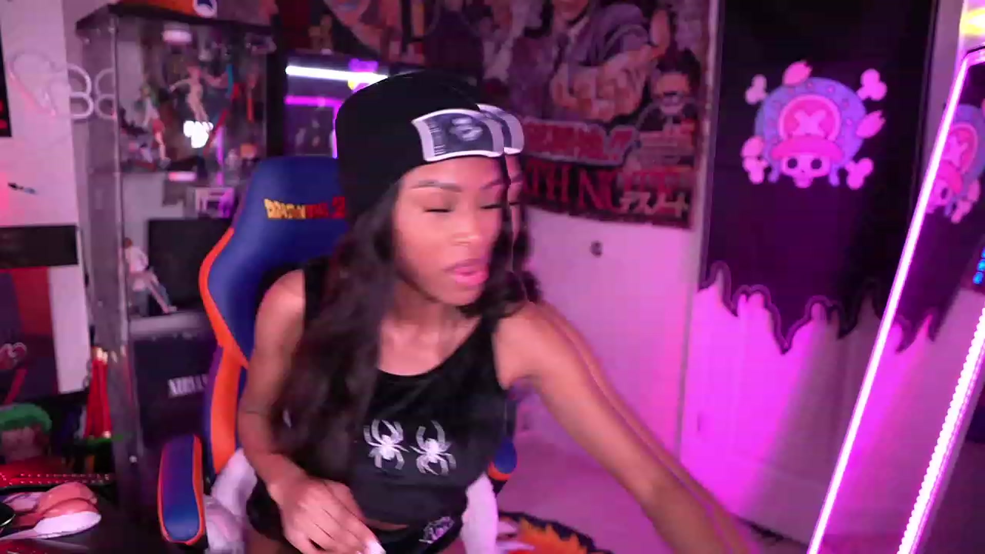 Gallery image thumbnail from LoveZia's myfreecams stream on, 01/19/2024, 04:58 image 14 of 20