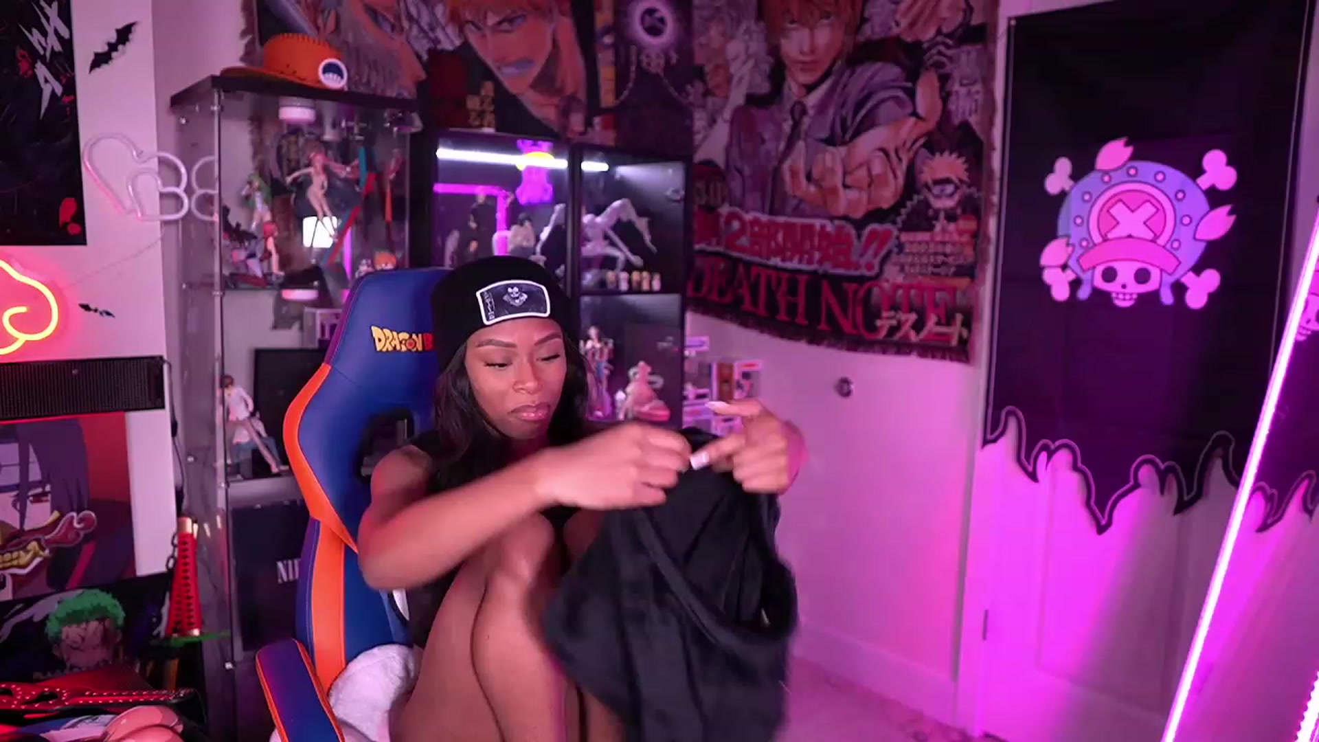Gallery image thumbnail from LoveZia's myfreecams stream on, 01/19/2024, 04:58 image 10 of 20