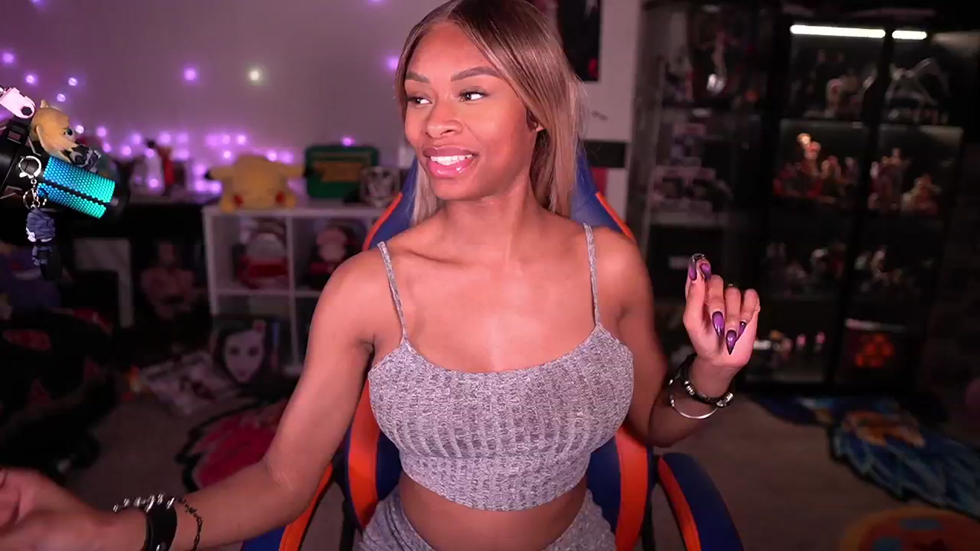 Gallery image thumbnail from LoveZia's myfreecams stream on, 04/22/2024, 06:17 image 19 of 20