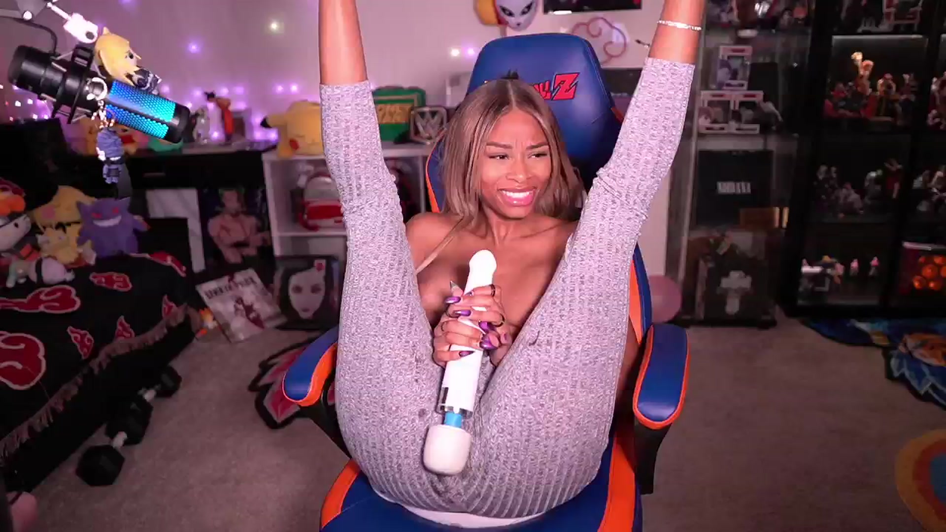 Gallery image thumbnail from LoveZia's myfreecams stream on, 04/22/2024, 06:17 image 10 of 20