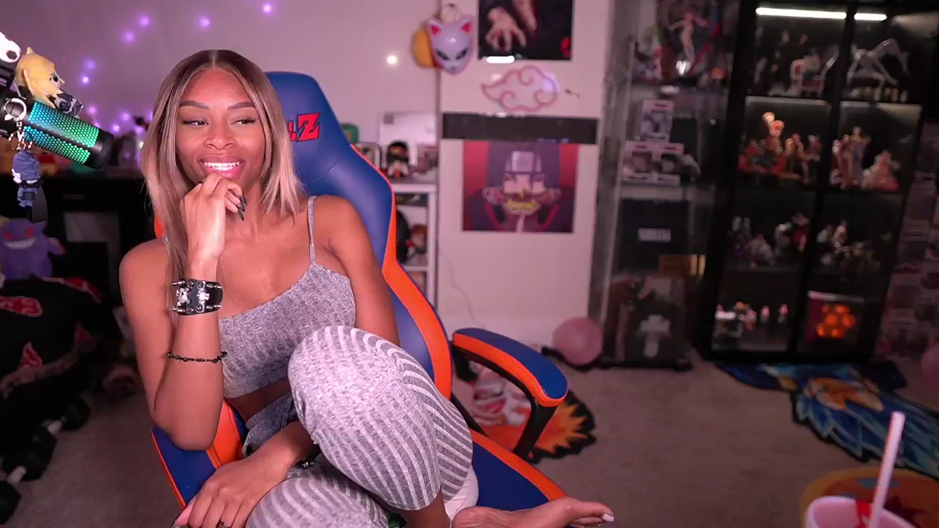 Gallery image thumbnail from LoveZia's myfreecams stream on, 04/22/2024, 06:17 image 6 of 20