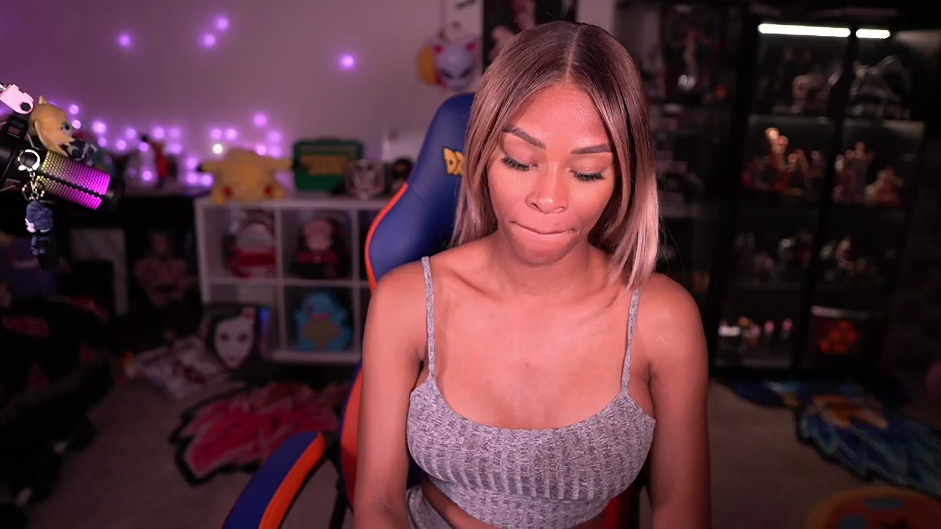 Gallery image thumbnail from LoveZia's myfreecams stream on, 04/22/2024, 06:17 image 20 of 20