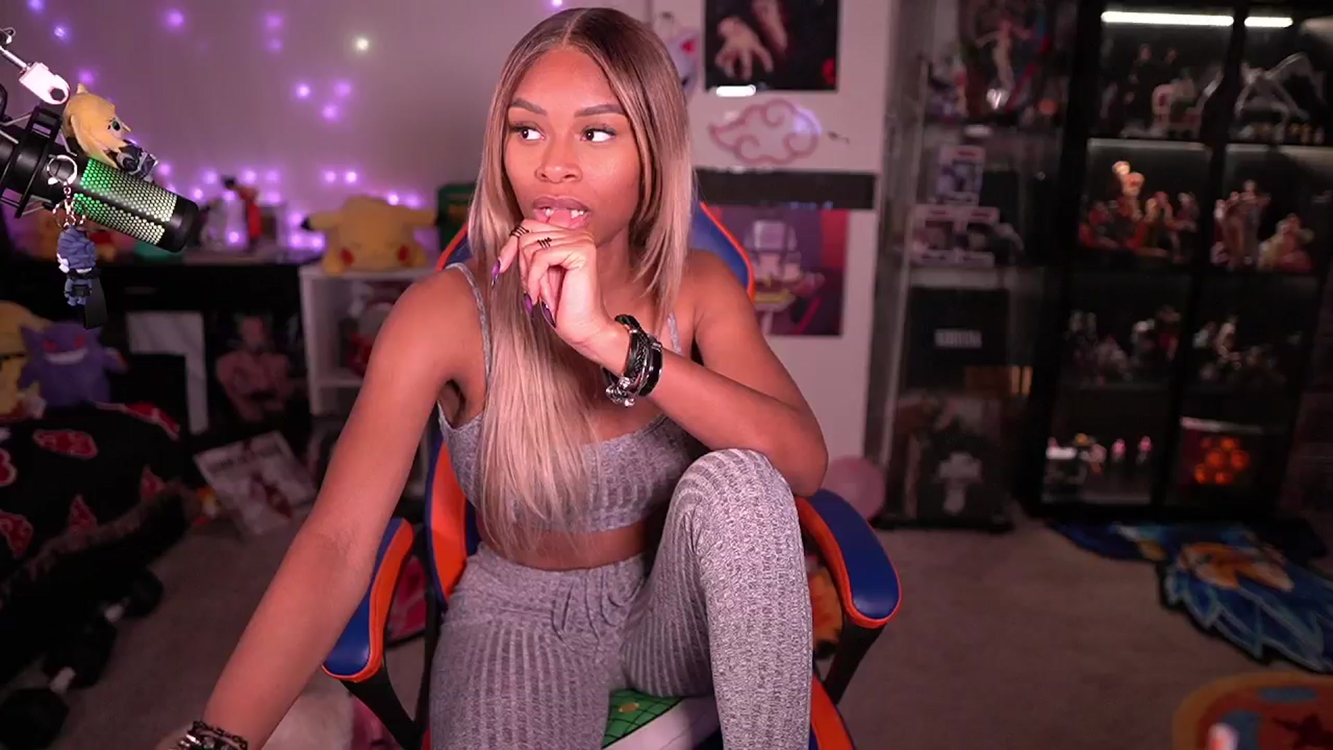 Gallery image thumbnail from LoveZia's myfreecams stream on, 04/22/2024, 06:17 image 13 of 20