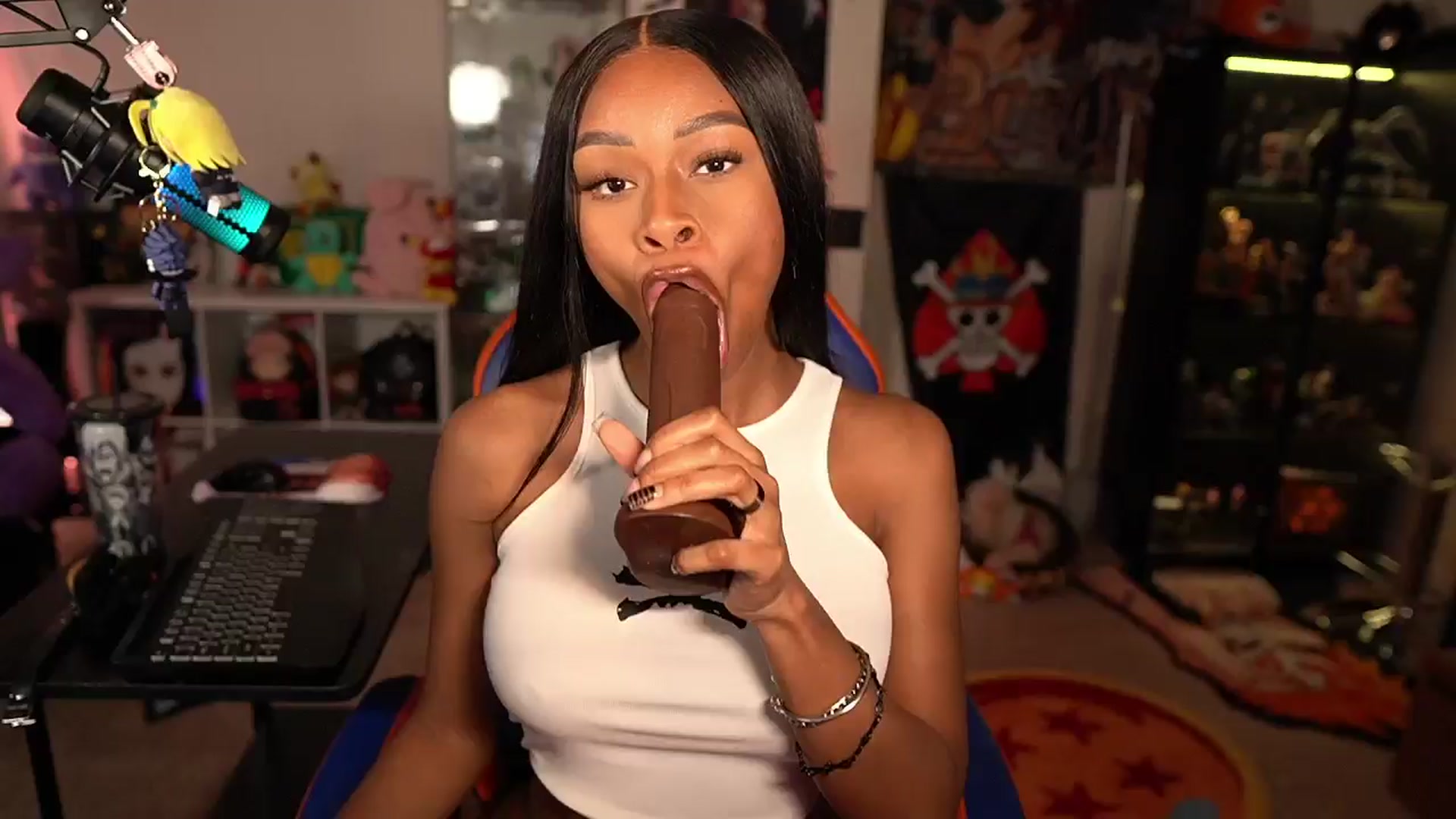 Gallery image thumbnail from LoveZia's myfreecams stream on, 05/16/2024, 02:06 image 19 of 20
