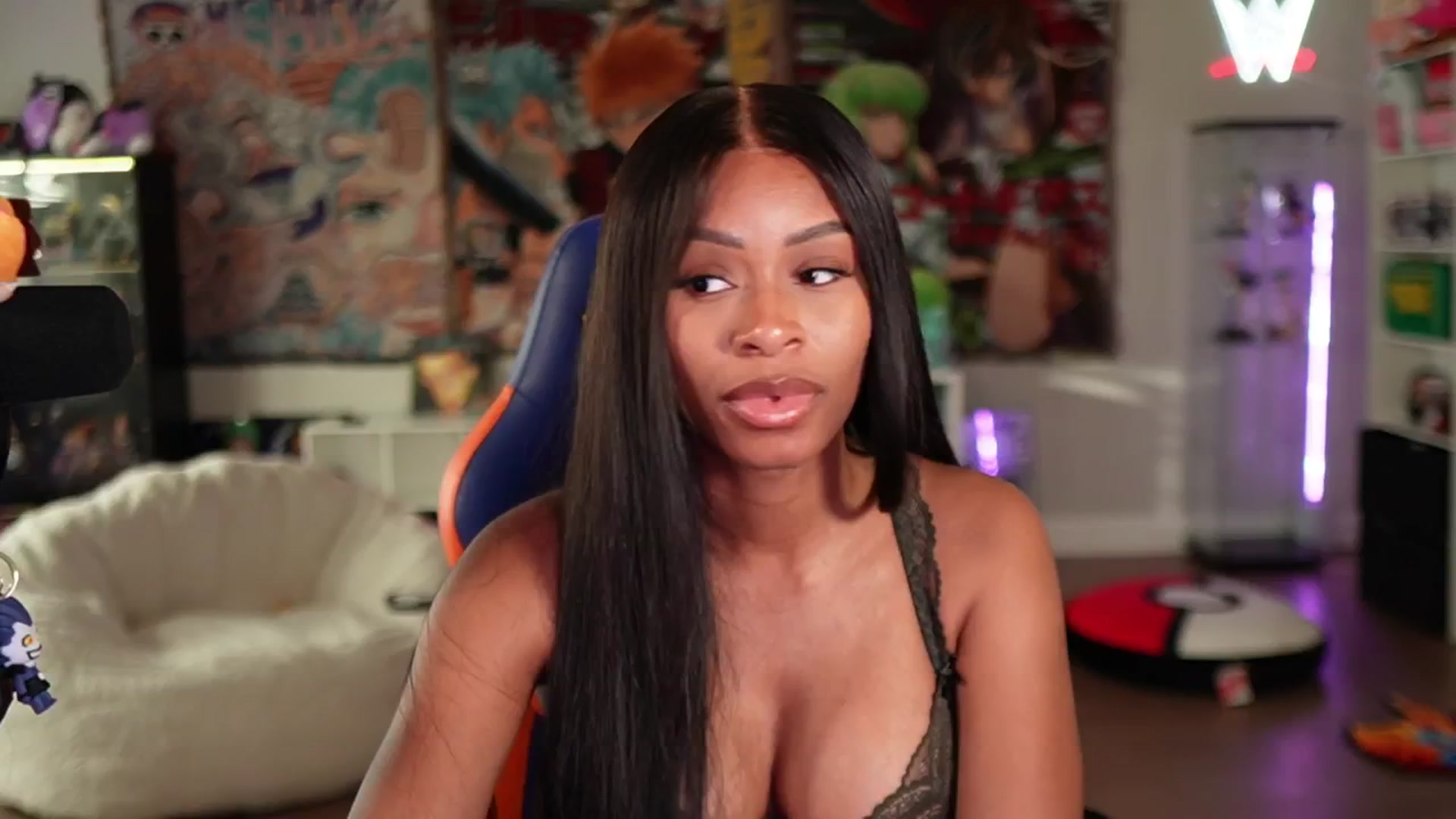 Gallery image thumbnail from LoveZia's myfreecams stream on, 12/31/2024, 24:09 image 3 of 20