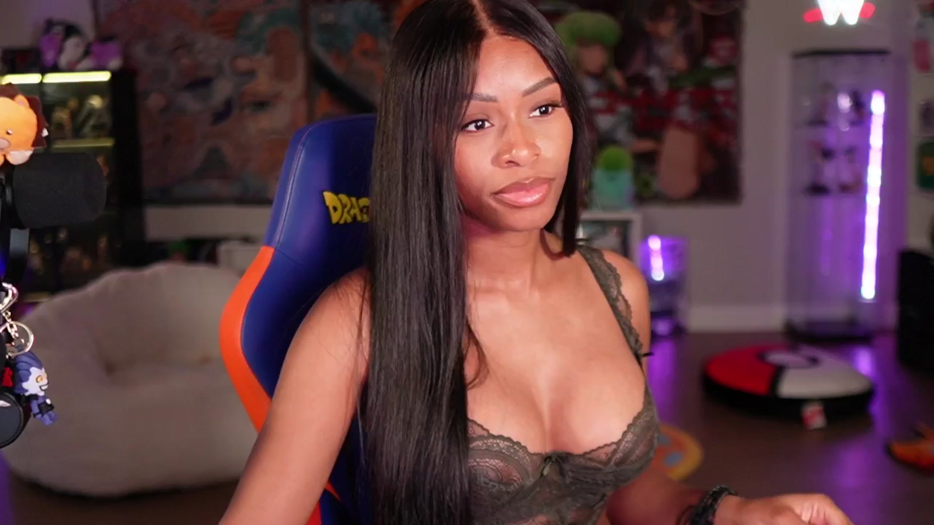 Gallery image thumbnail from LoveZia's myfreecams stream on, 12/31/2024, 24:09 image 12 of 20