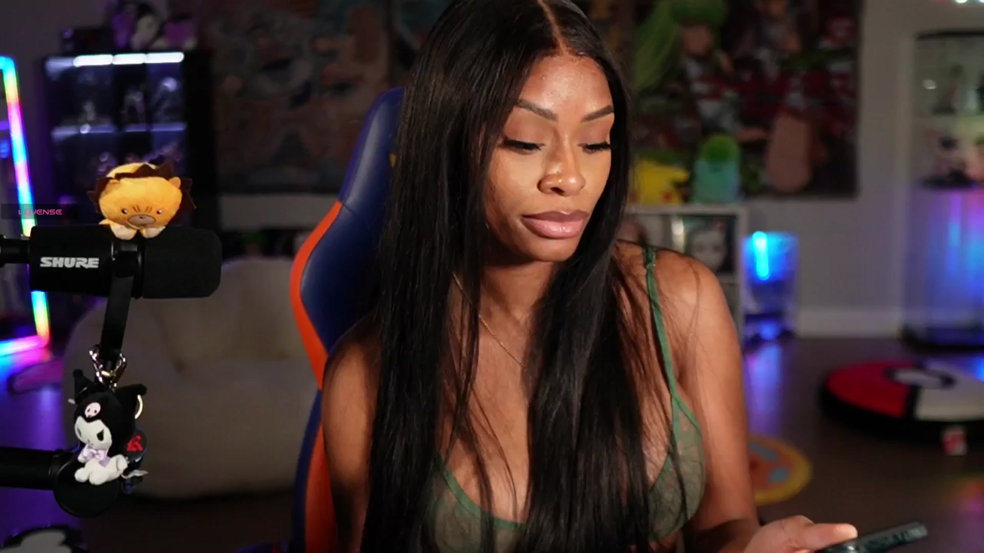 Gallery image thumbnail from LoveZia's myfreecams stream on, 01/01/2025, 24:16 image 17 of 20