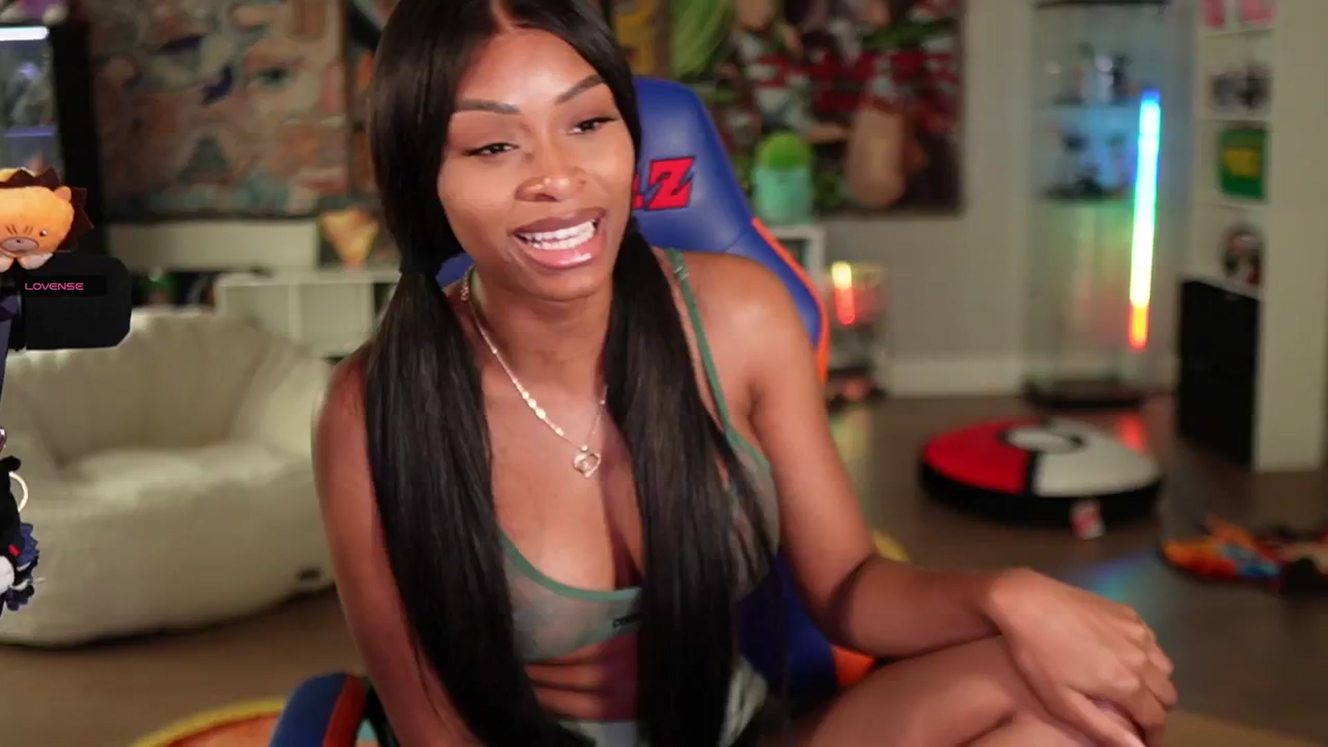 Gallery image thumbnail from LoveZia's myfreecams stream on, 01/01/2025, 24:16 image 10 of 20