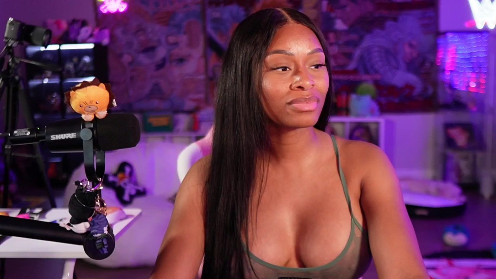 Gallery image thumbnail from LoveZia's myfreecams stream on, 03/31/2025, 04:52 image 14 of 20