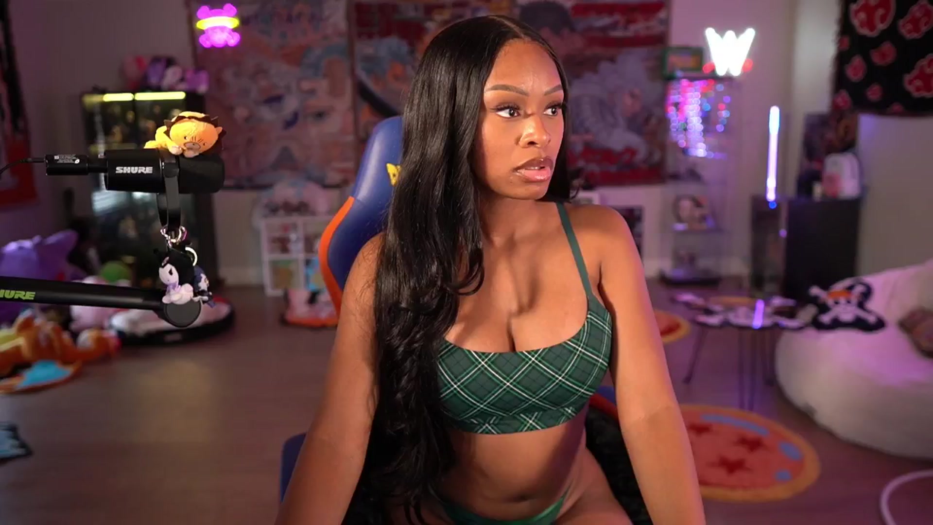 Gallery image thumbnail from LoveZia's myfreecams stream on, 07/14/2025, 16:37 image 20 of 20