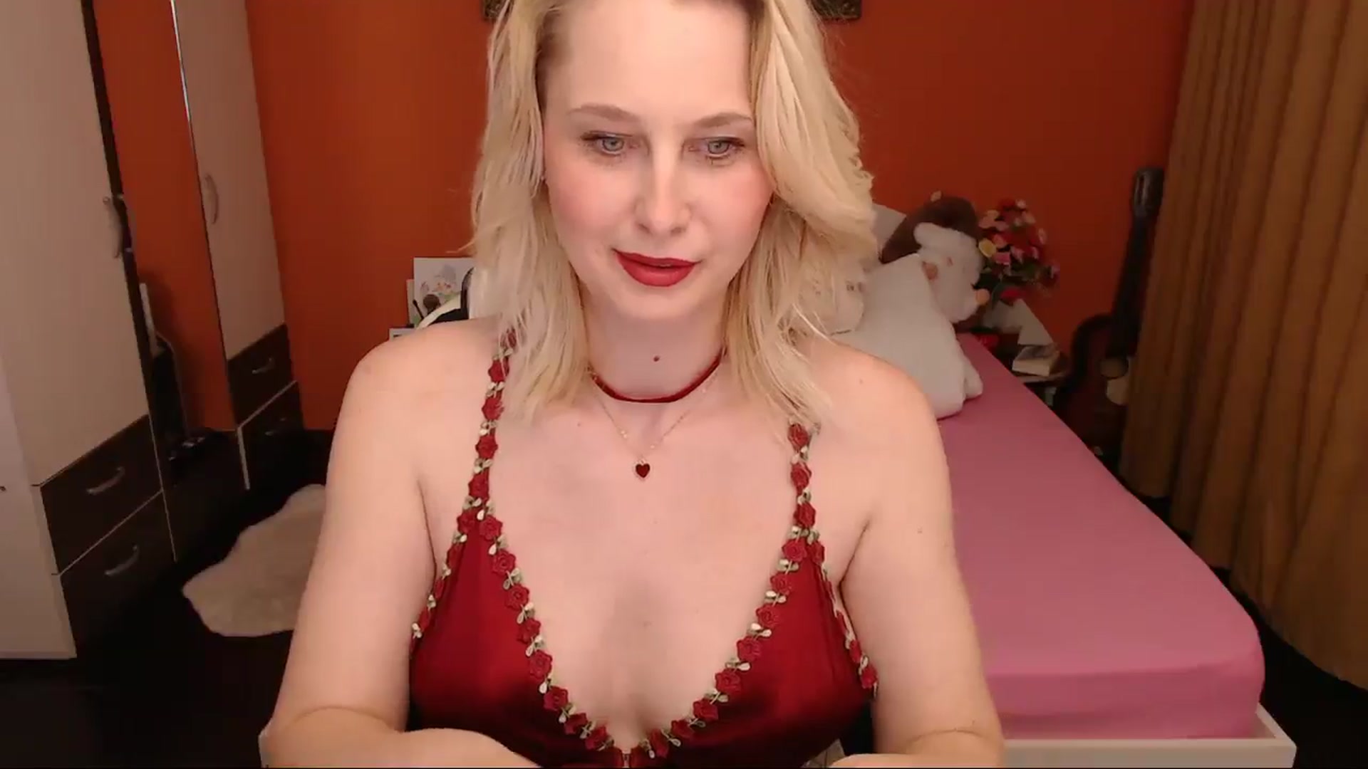 Gallery image thumbnail from LoveeSunshine's myfreecams stream on, 03/08/2026, 20:11 image 5 of 20