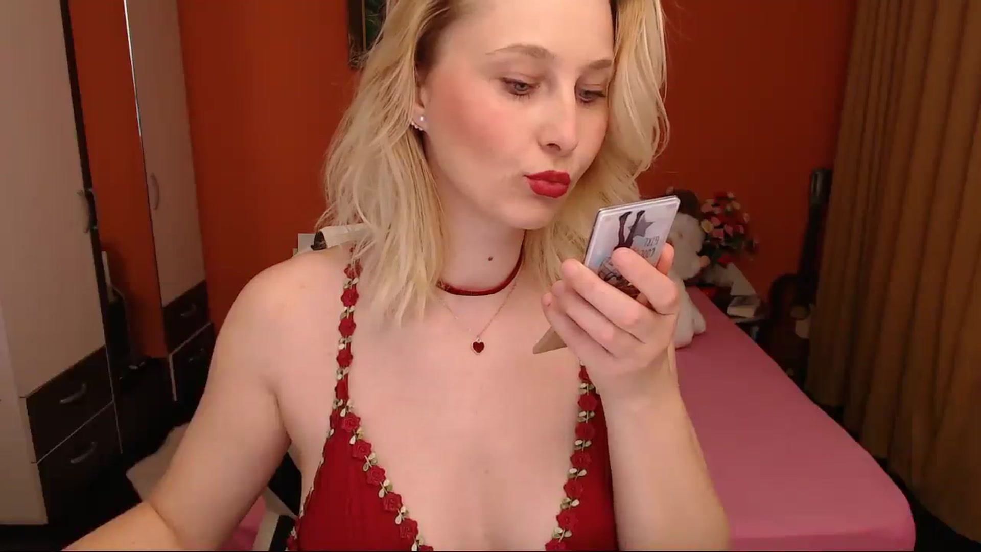 Gallery image thumbnail from LoveeSunshine's myfreecams stream on, 03/08/2026, 20:11 image 2 of 20