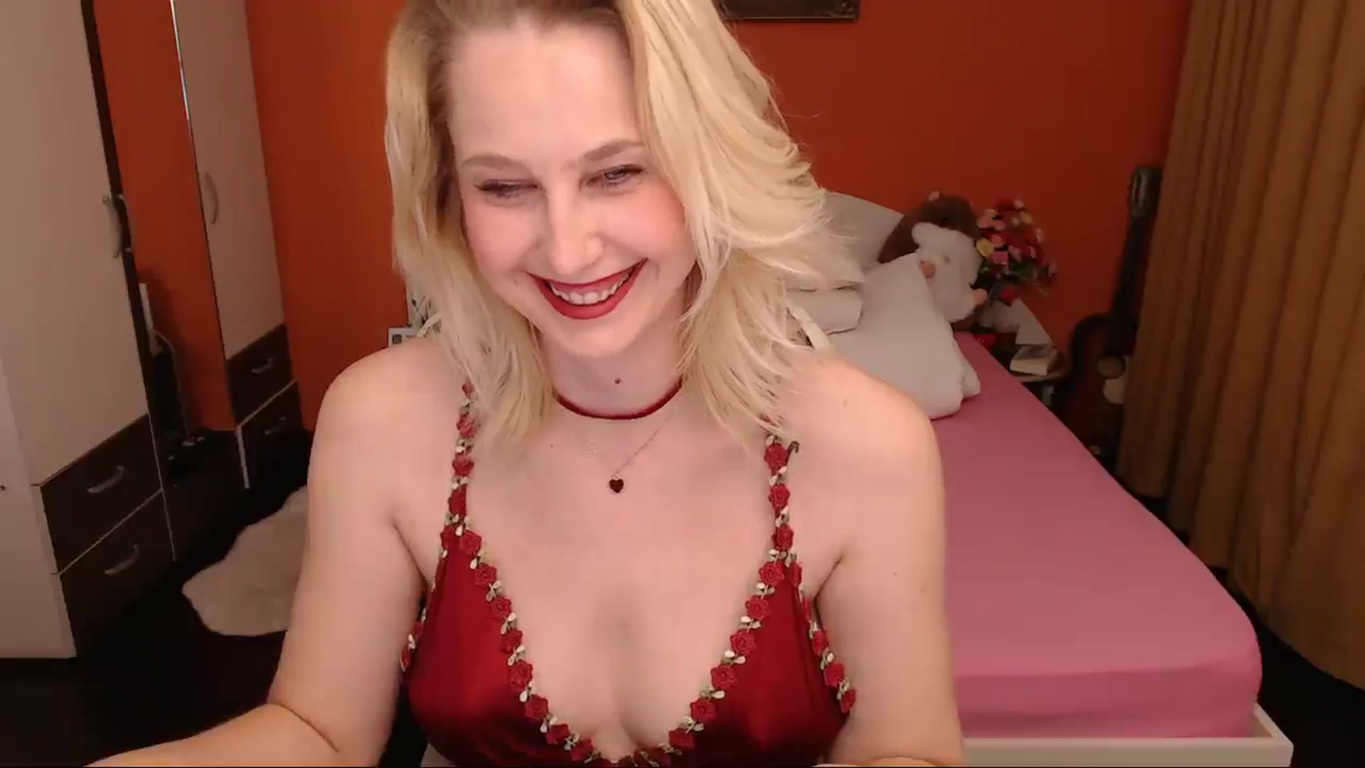 Gallery image thumbnail from LoveeSunshine's myfreecams stream on, 03/08/2026, 20:11 image 8 of 20