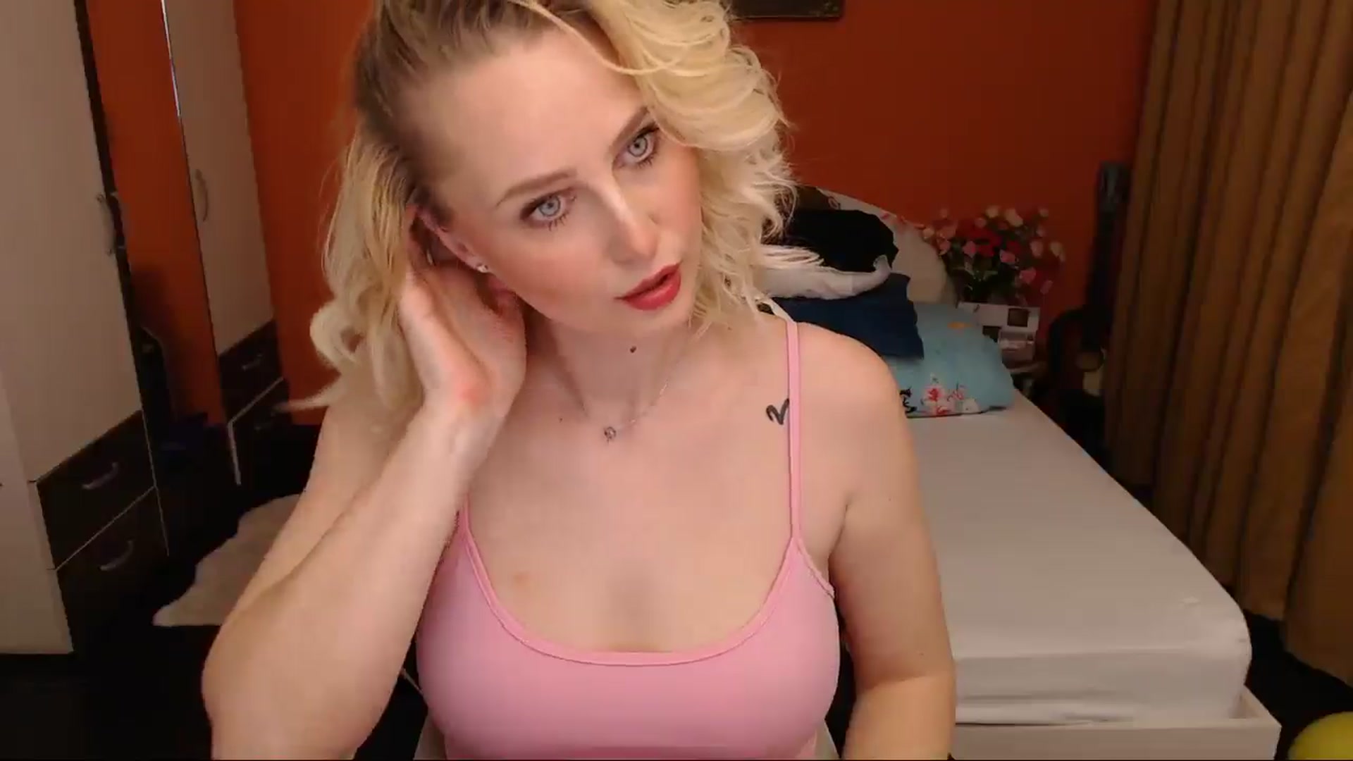 Gallery image thumbnail from LoveeSunshine's myfreecams stream on, 03/23/2026, 20:41 image 14 of 20