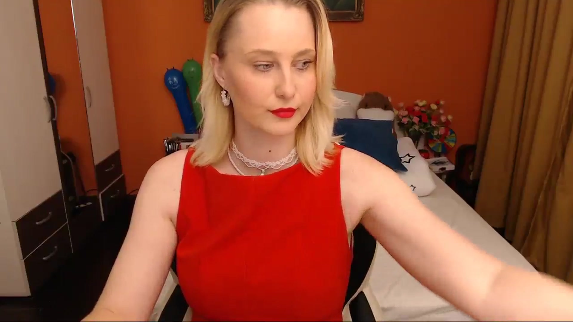 Gallery image thumbnail from LoveeSunshine's myfreecams stream on, 04/12/2026, 21:33 image 20 of 20