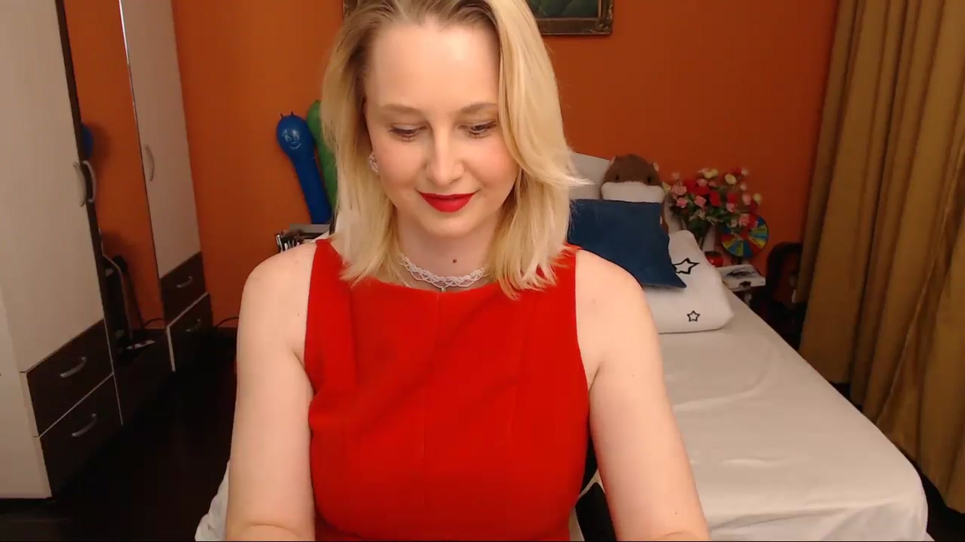 Gallery image thumbnail from LoveeSunshine's myfreecams stream on, 04/12/2026, 21:33 image 19 of 20