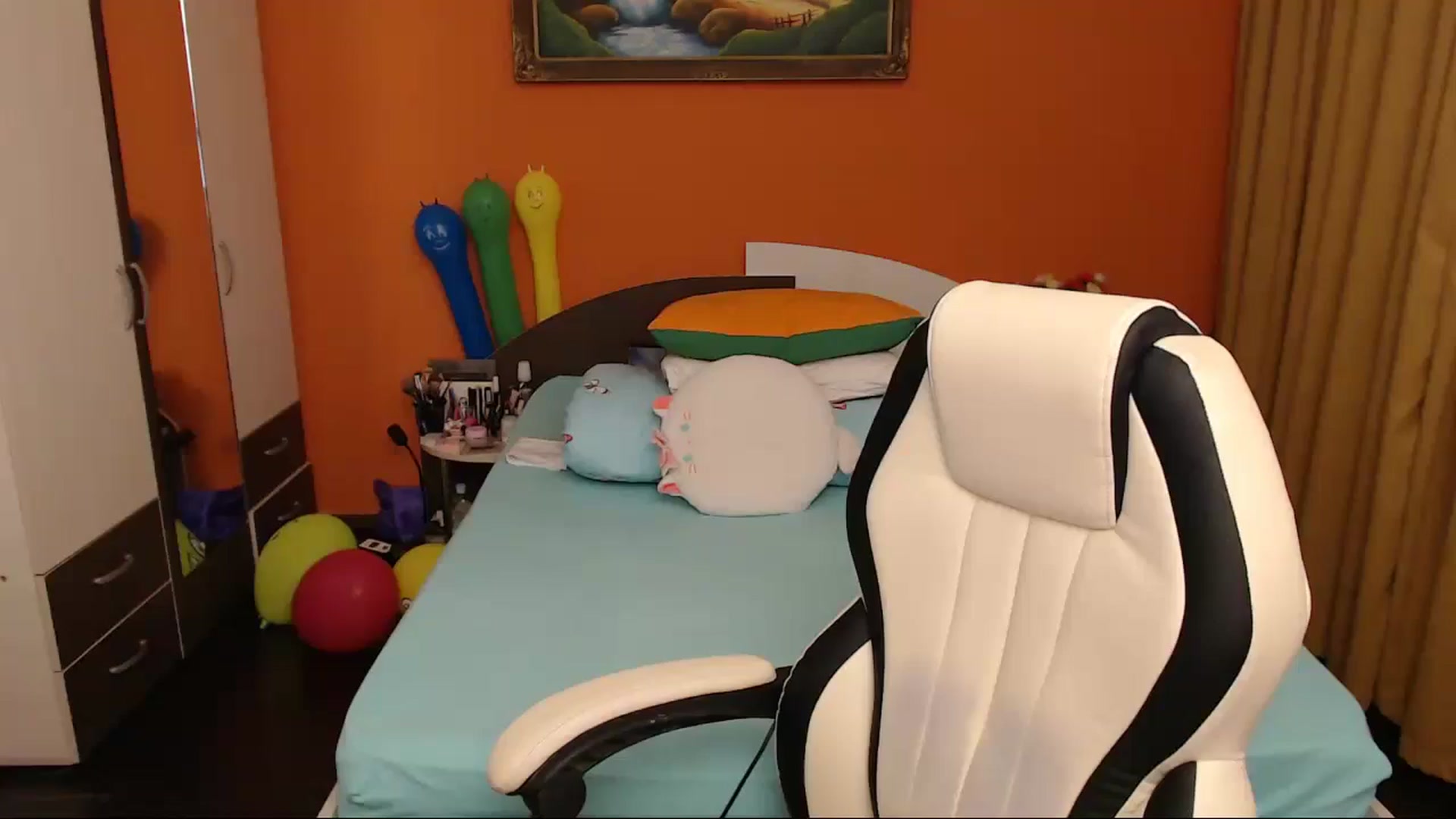 Gallery image thumbnail from LoveeSunshine's myfreecams stream on, 04/27/2026, 20:08 image 10 of 20