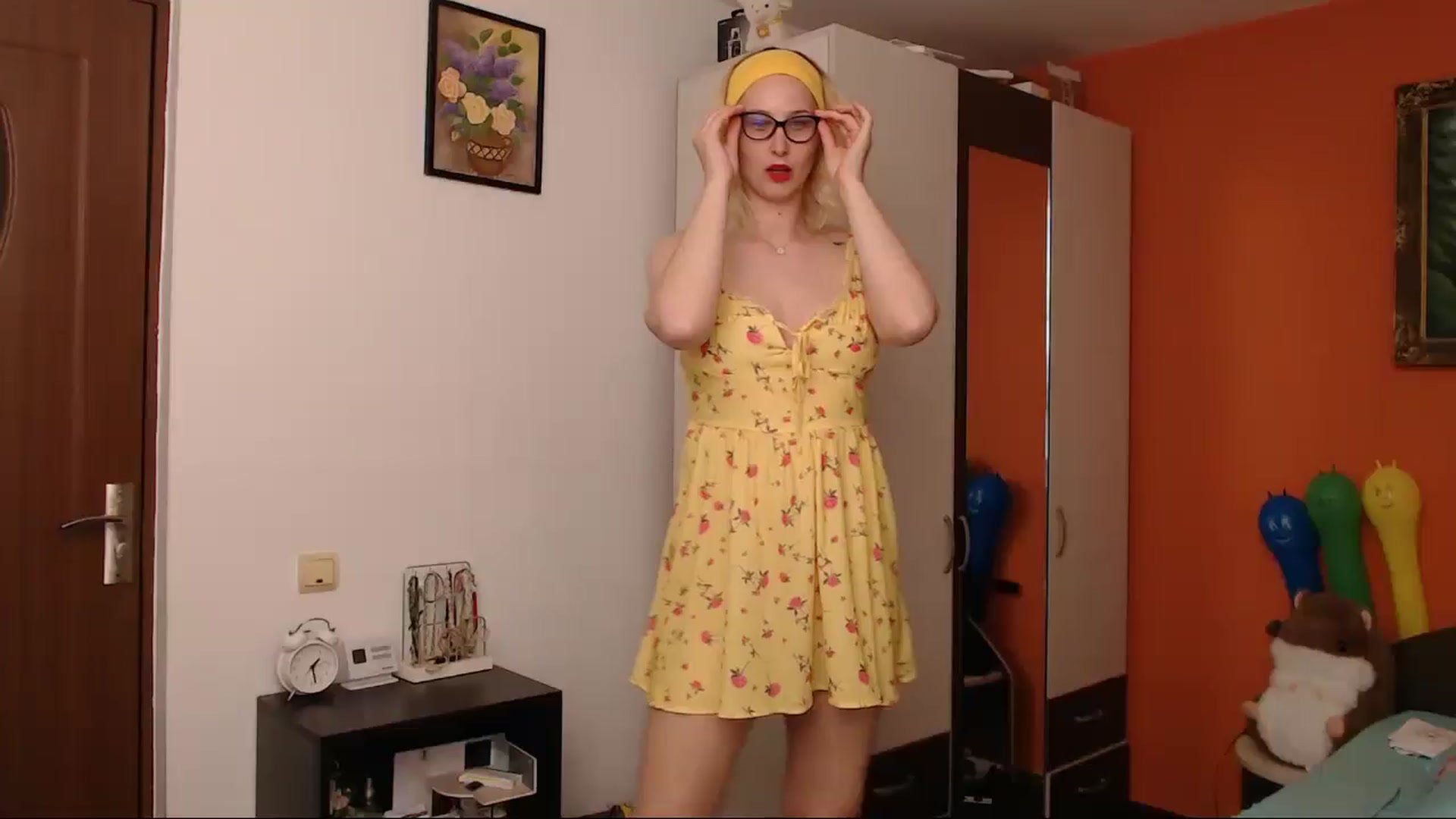 Gallery image thumbnail from LoveeSunshine's myfreecams stream on, 05/06/2026, 22:44 image 1 of 20