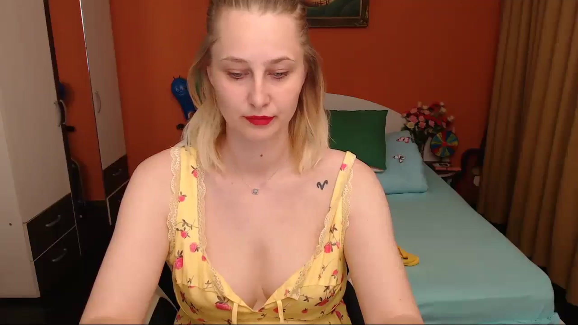 Gallery image thumbnail from LoveeSunshine's myfreecams stream on, 05/06/2026, 23:18 image 12 of 20