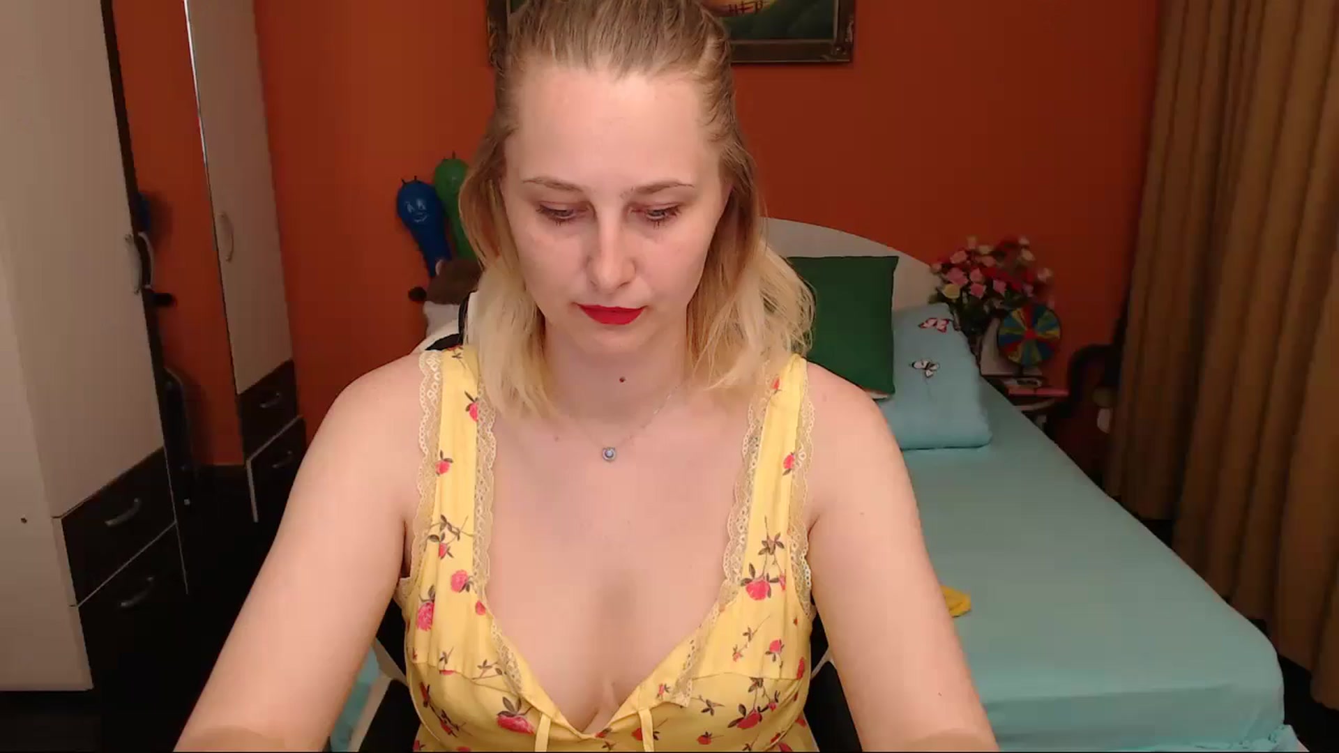 Gallery image thumbnail from LoveeSunshine's myfreecams stream on, 05/06/2026, 23:48 image 19 of 20
