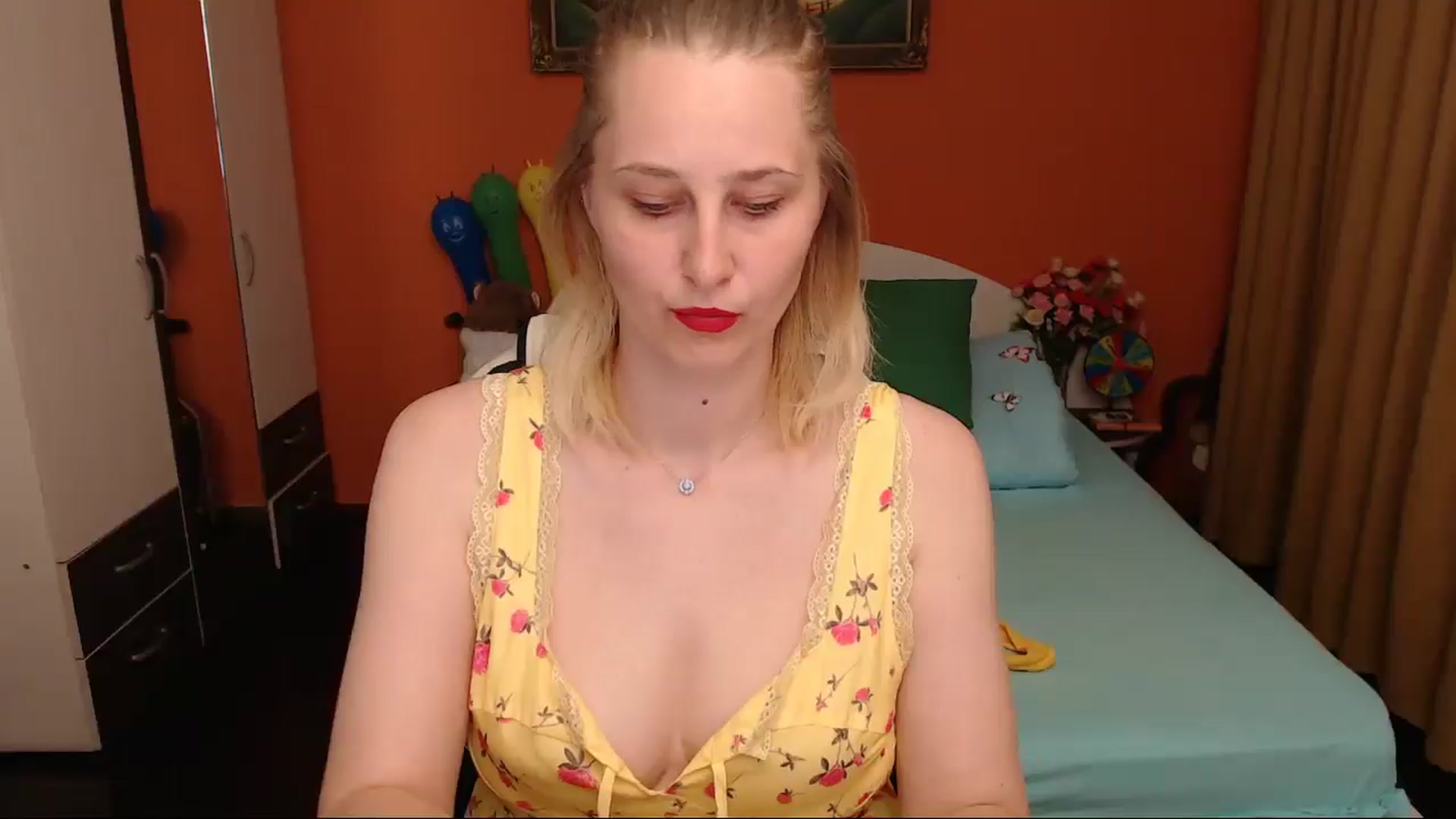 Gallery image thumbnail from LoveeSunshine's myfreecams stream on, 05/06/2026, 23:48 image 17 of 20